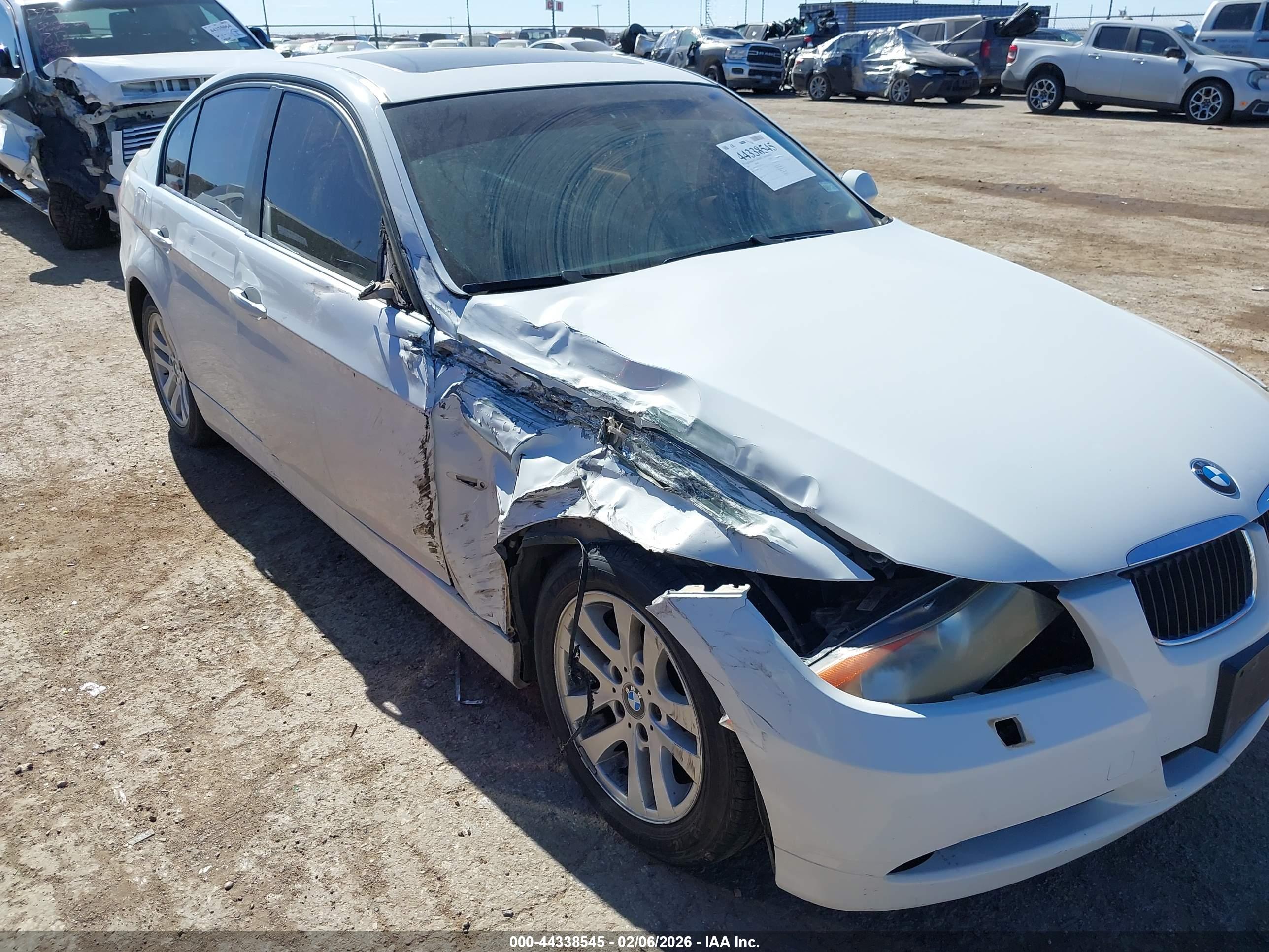 BMW 328XI image 6