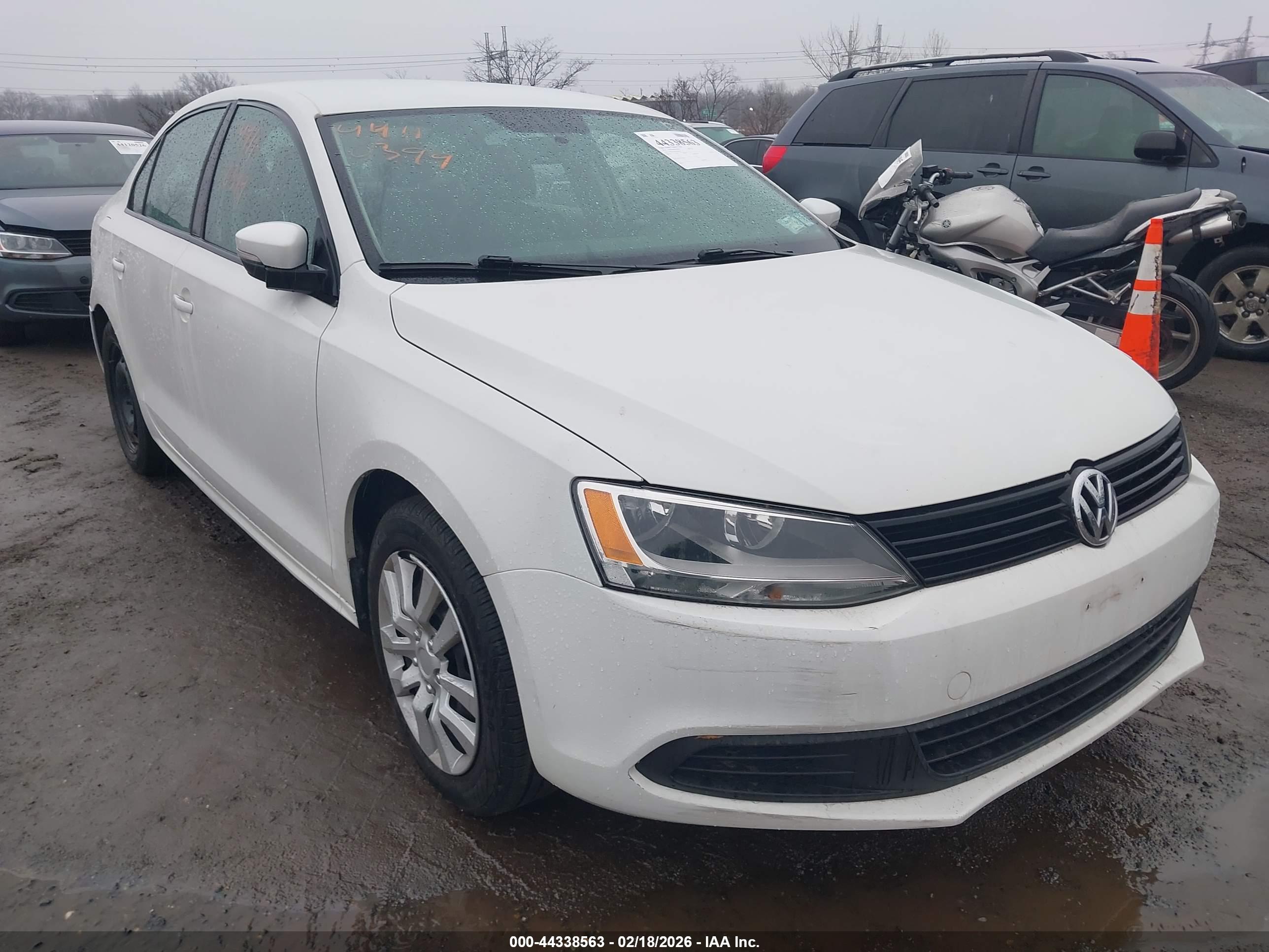 VOLKSWAGEN JETTA image 6