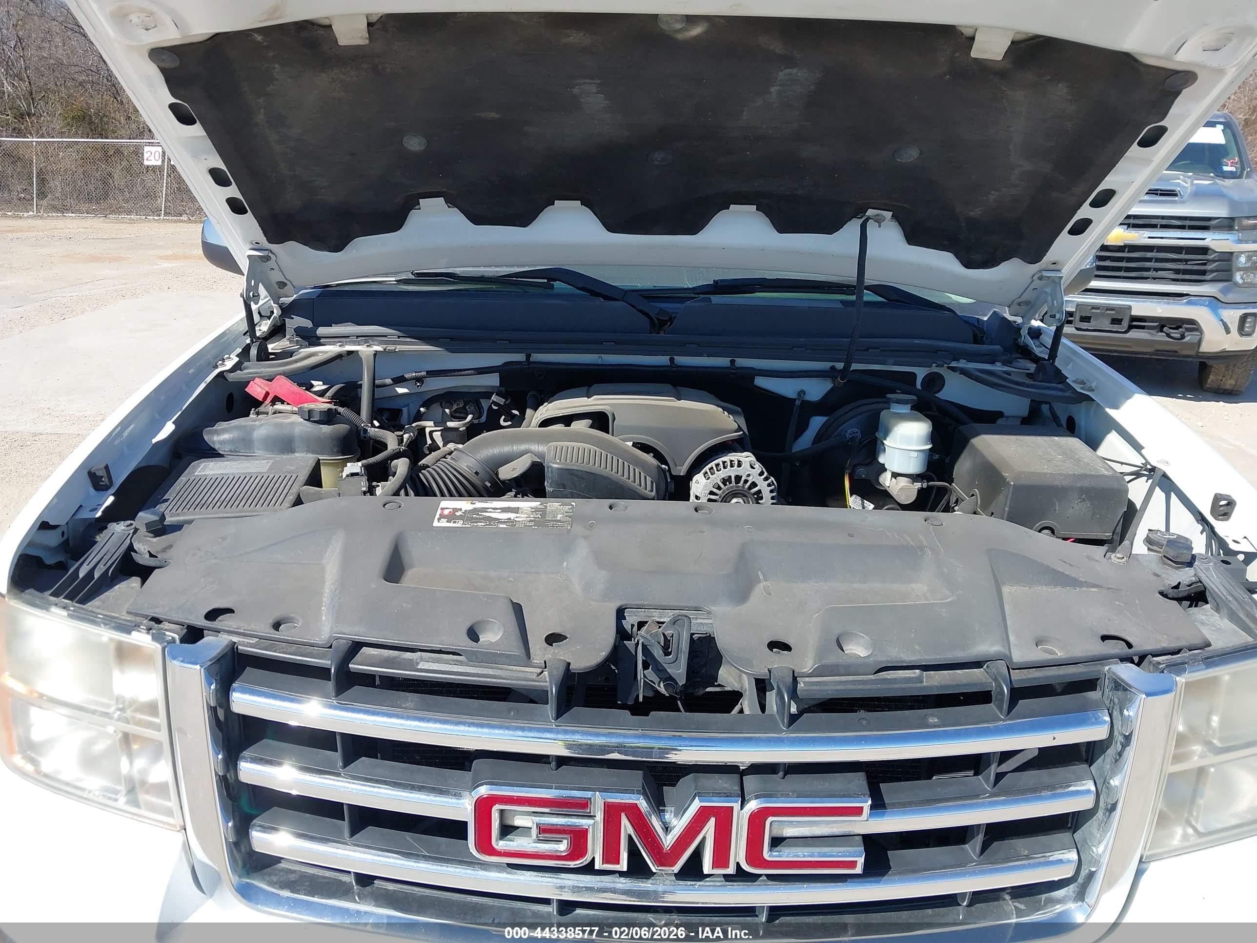 GMC SIERRA image 10
