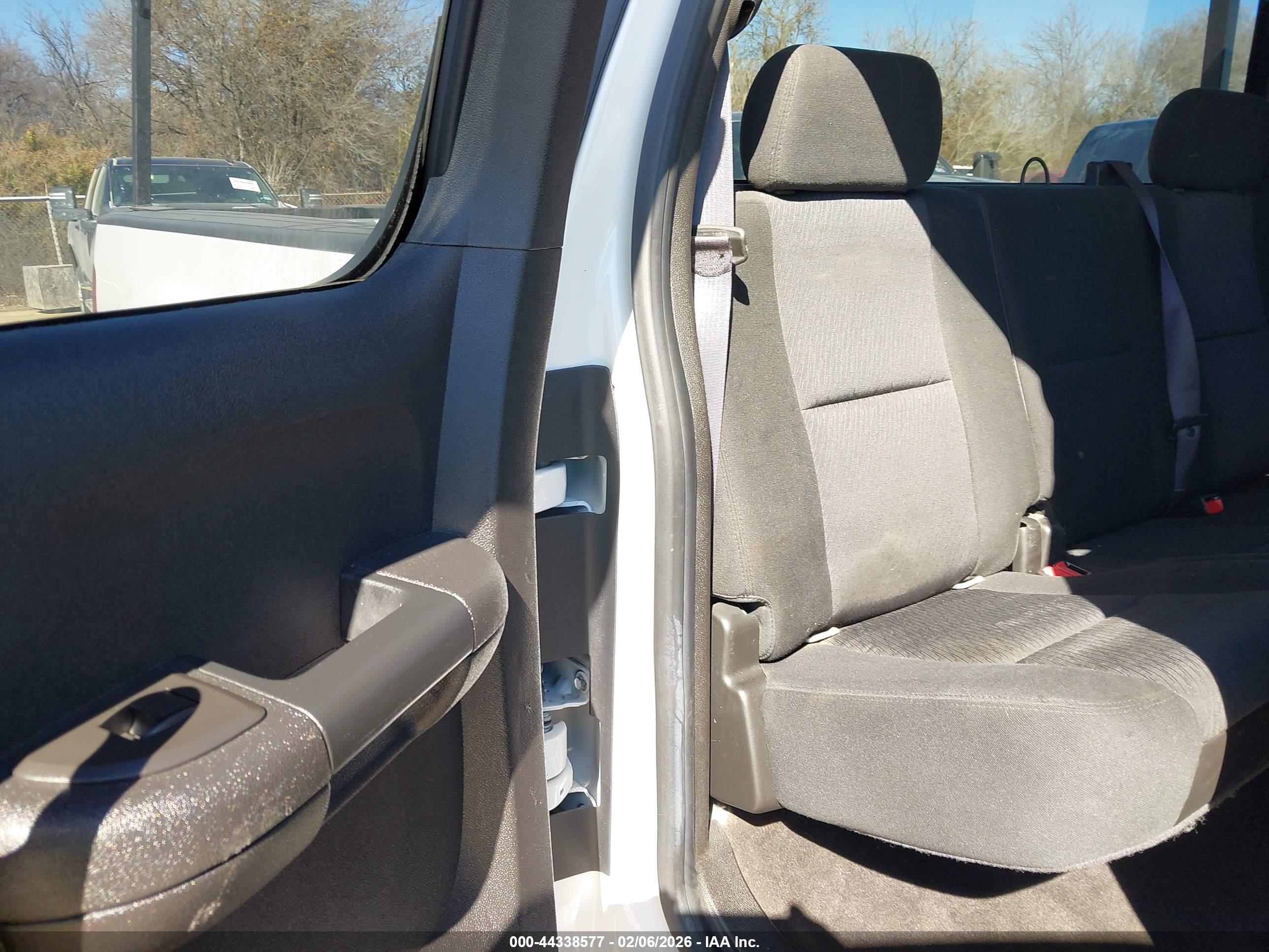 GMC SIERRA image 8