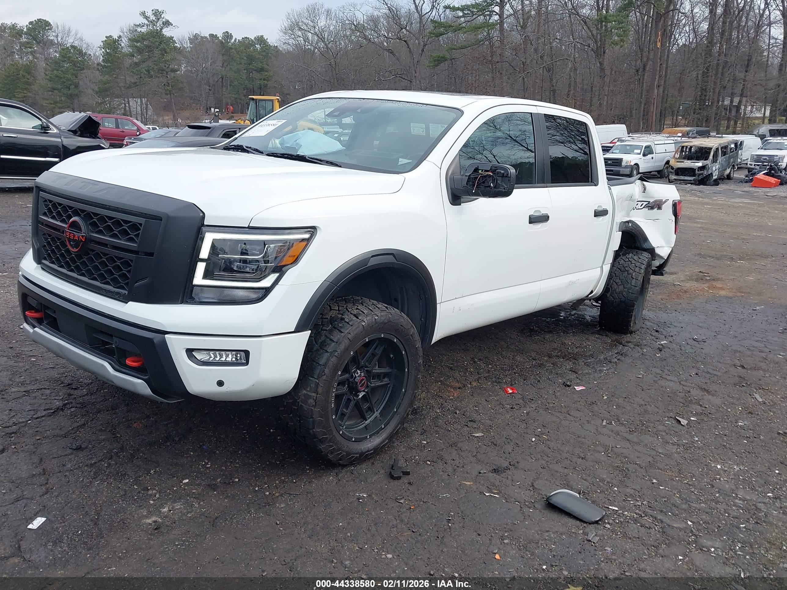 NISSAN TITAN image 2