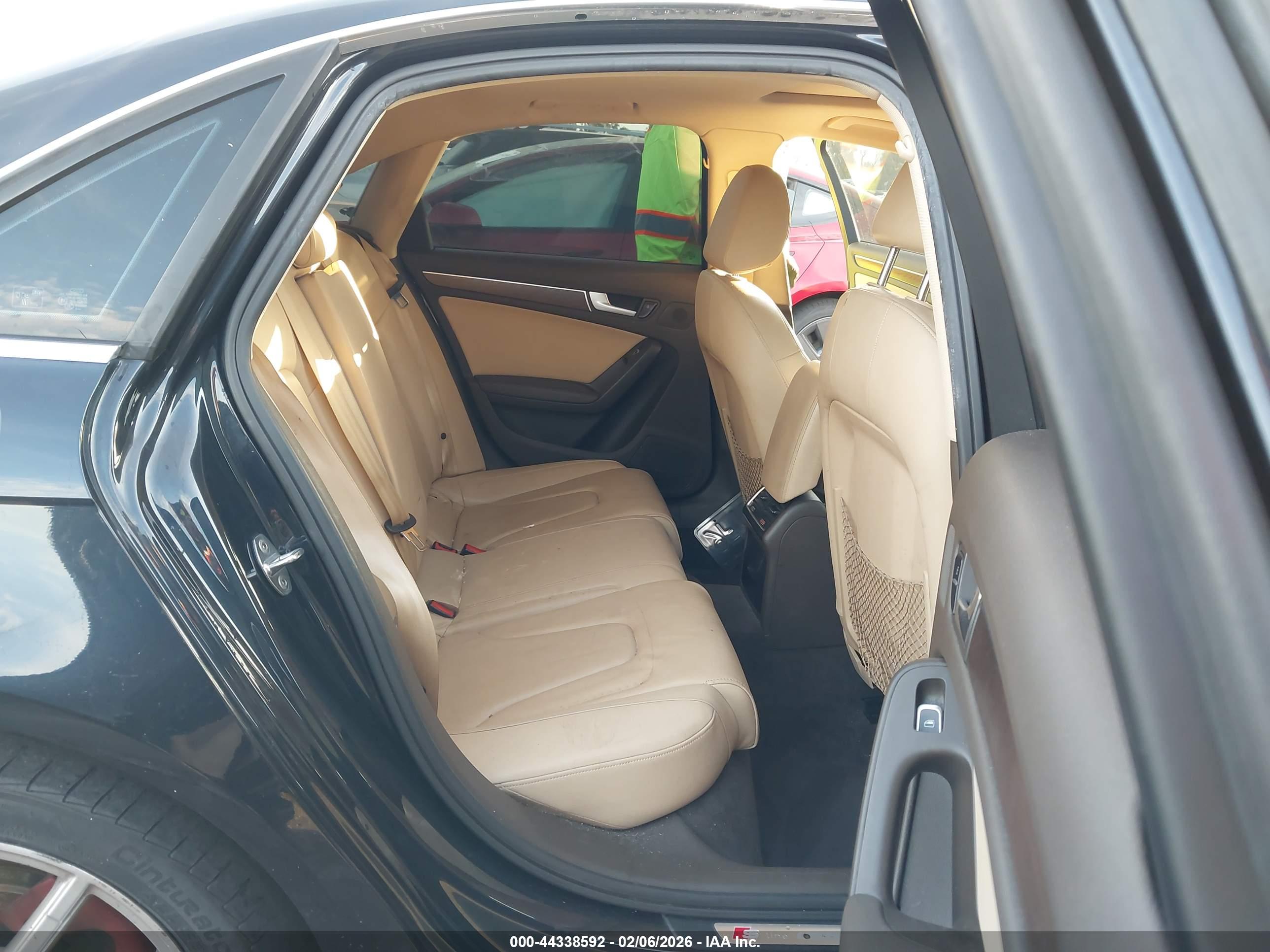 AUDI A4 image 8