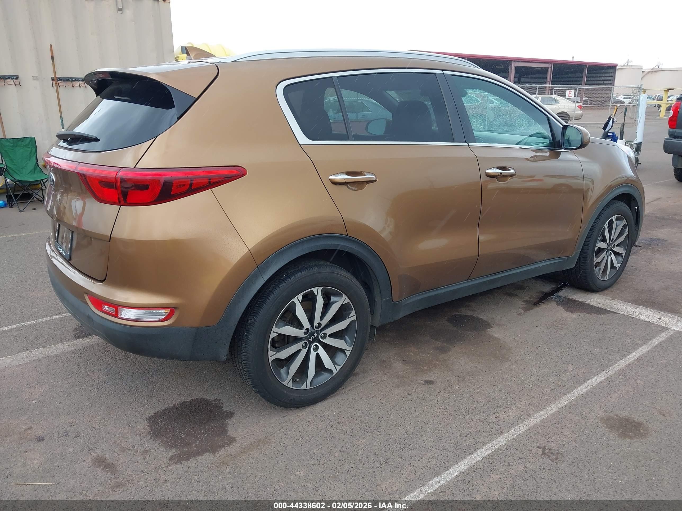 KIA SPORTAGE image 4