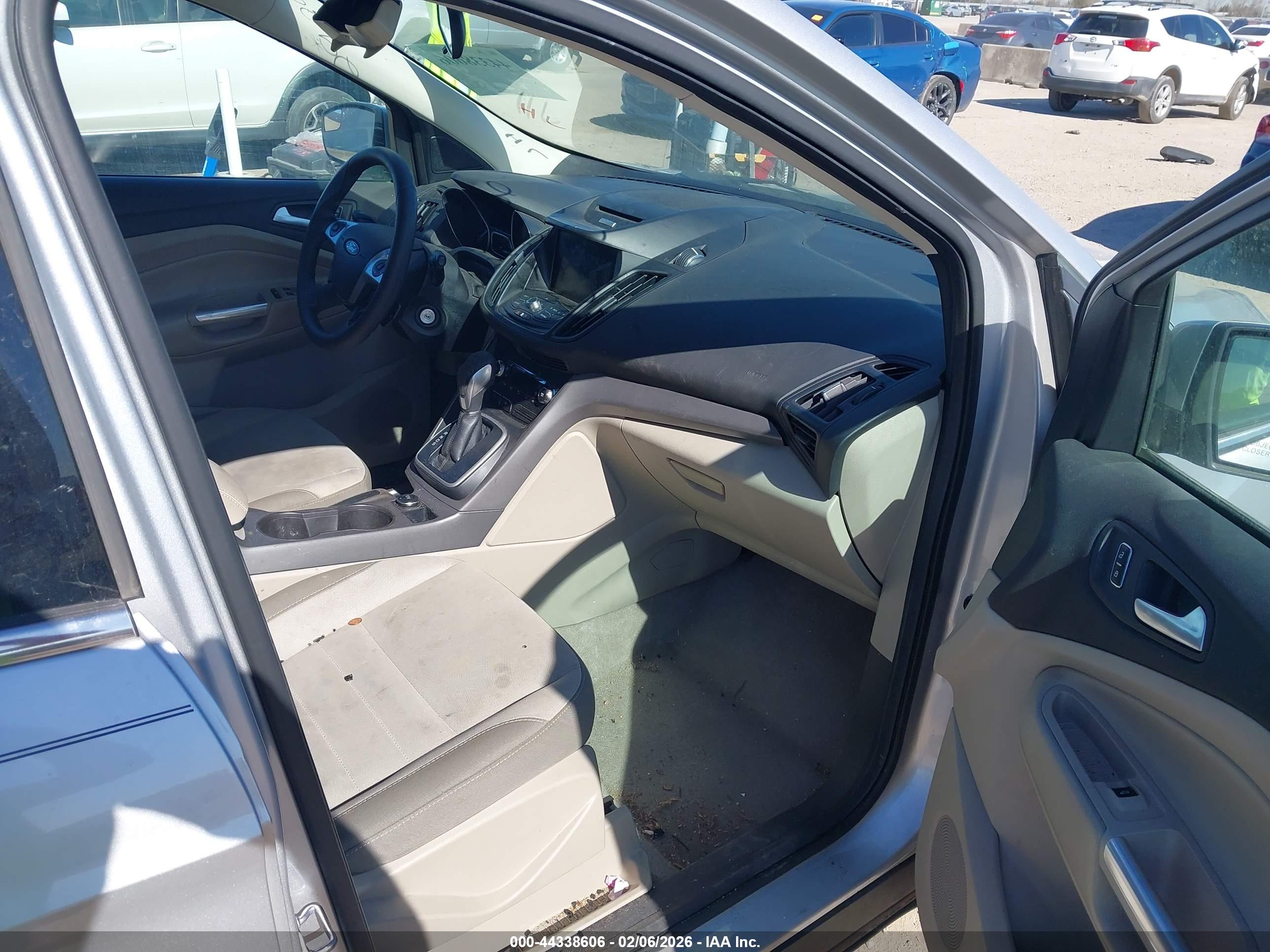 FORD ESCAPE image 5
