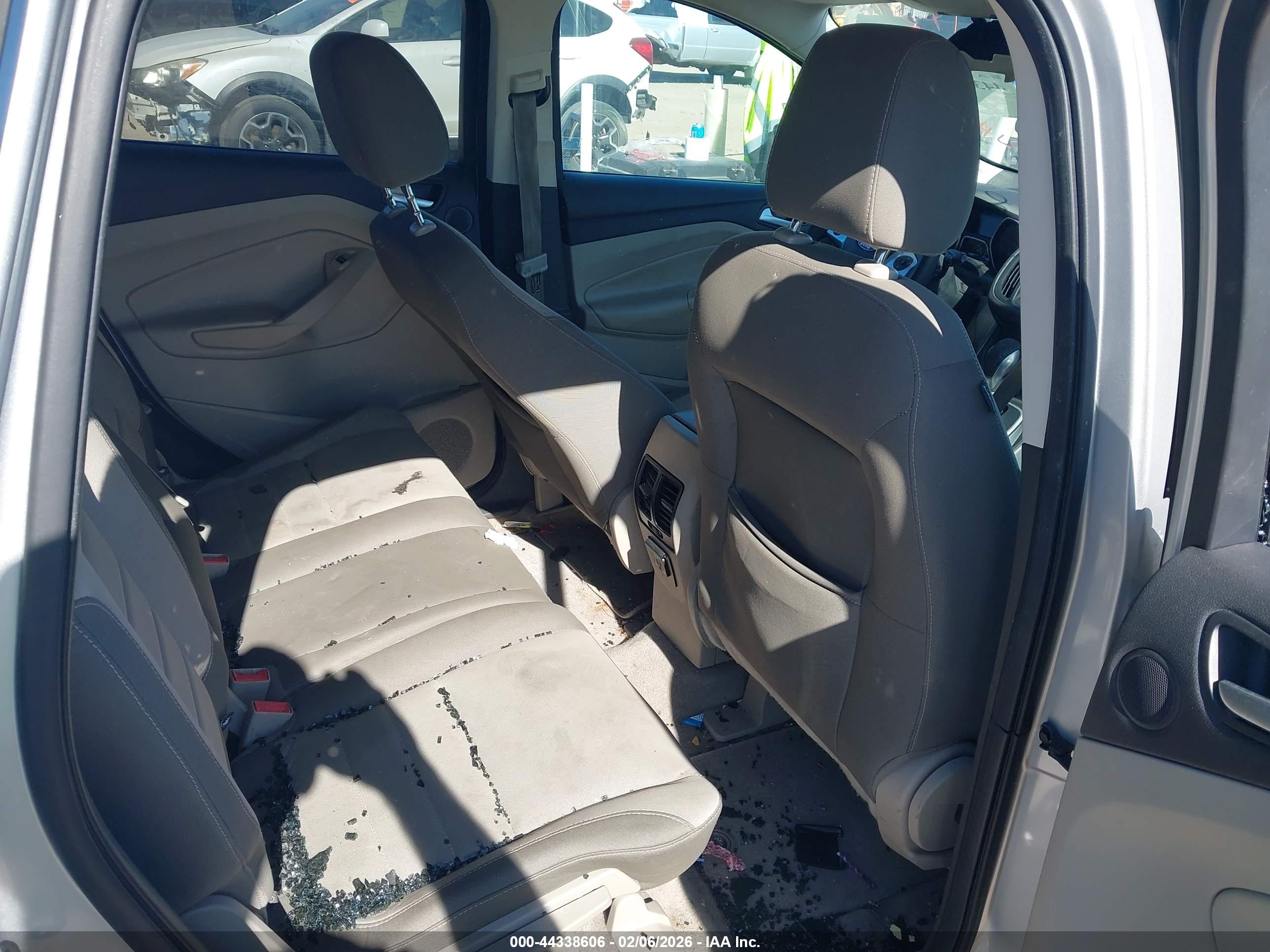 FORD ESCAPE image 8