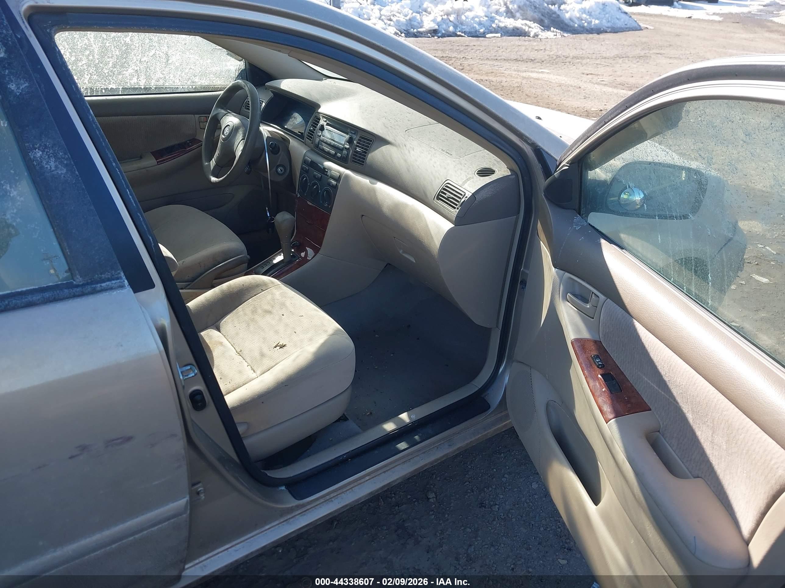 TOYOTA COROLLA image 5