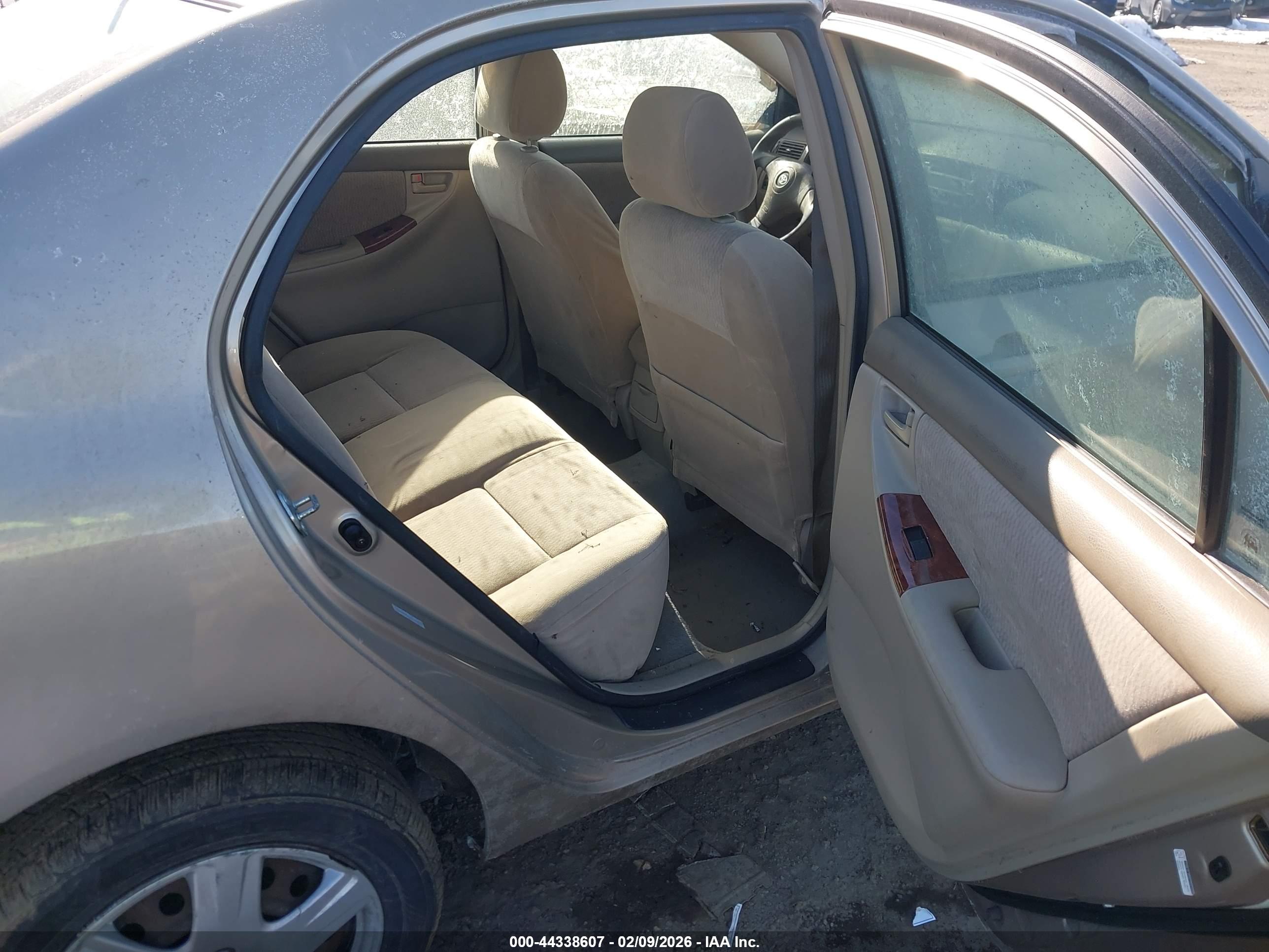TOYOTA COROLLA image 8