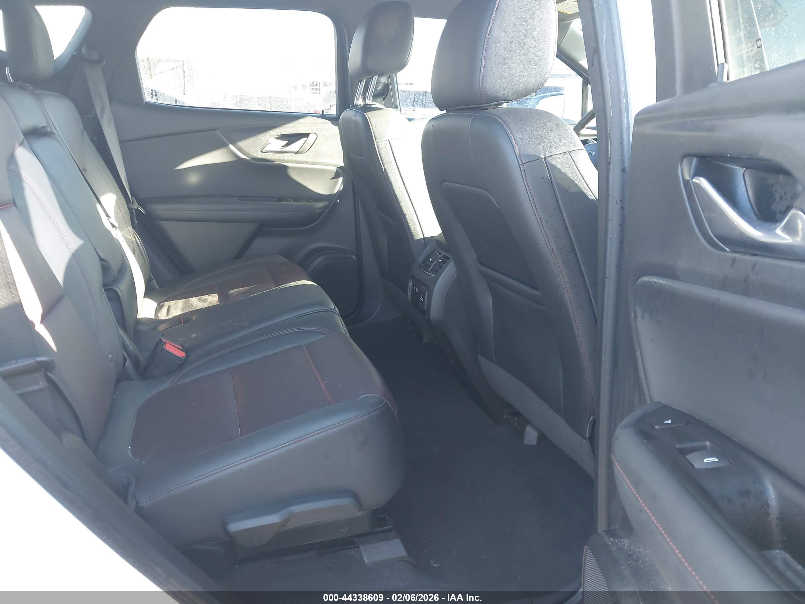 CHEVROLET BLAZER image 8