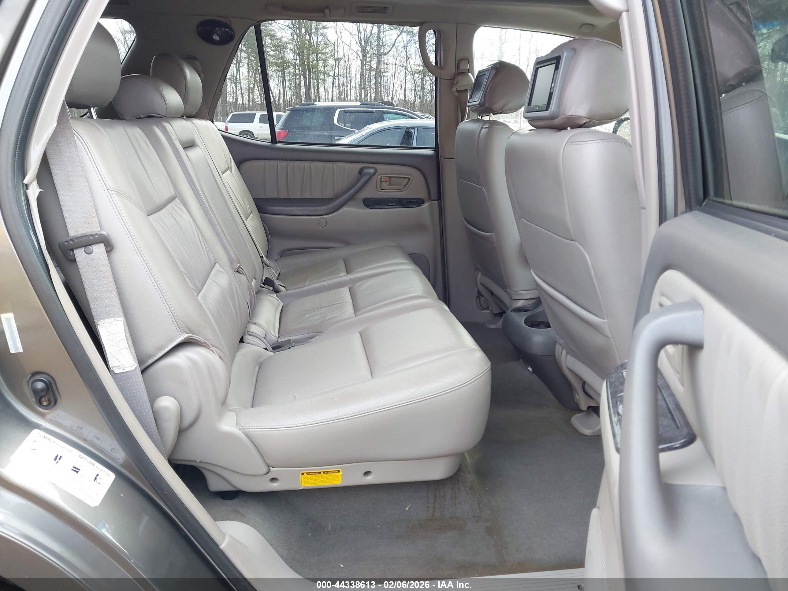 TOYOTA SEQUOIA image 8