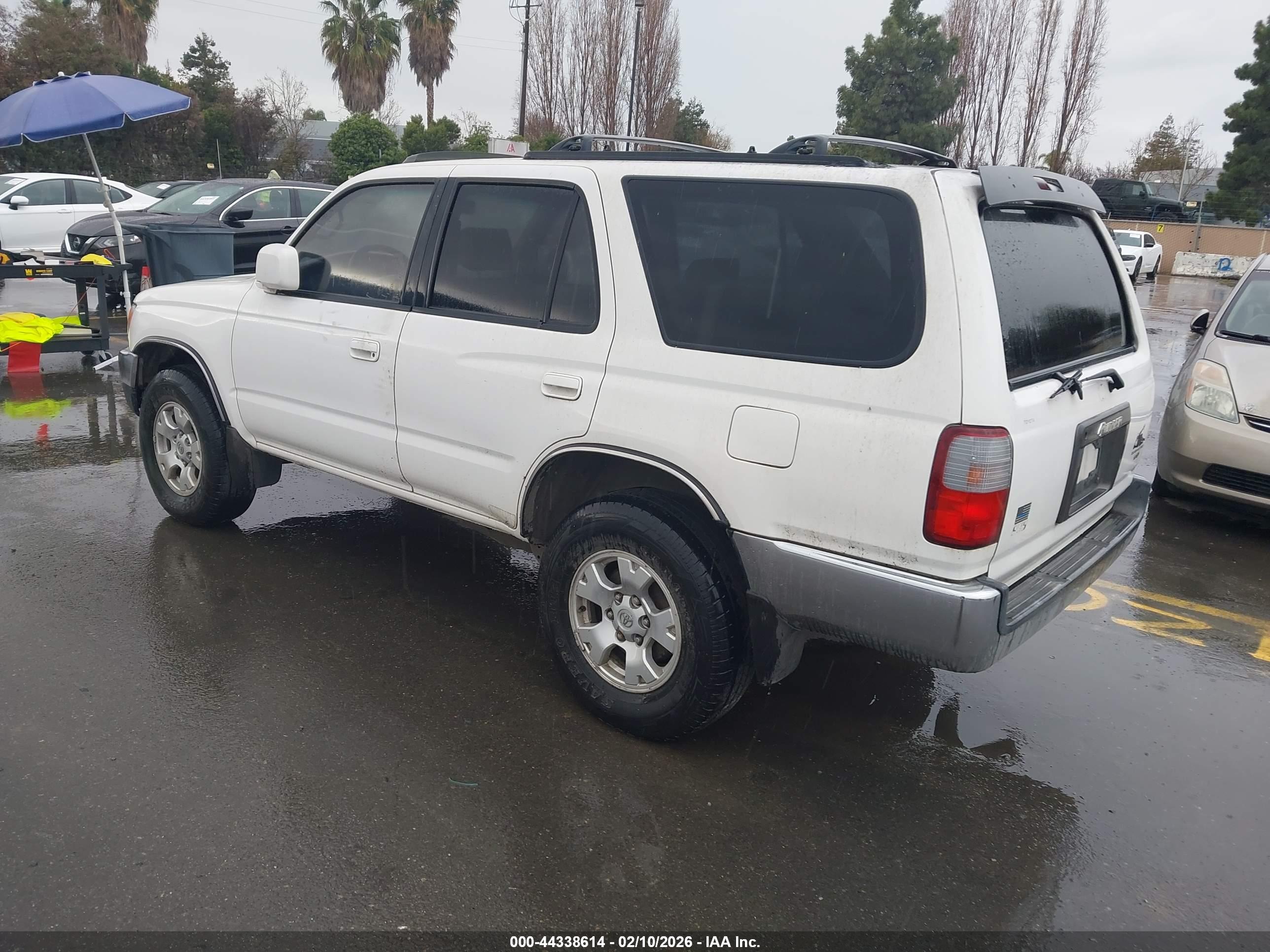 TOYOTA 4RUNNER image 3