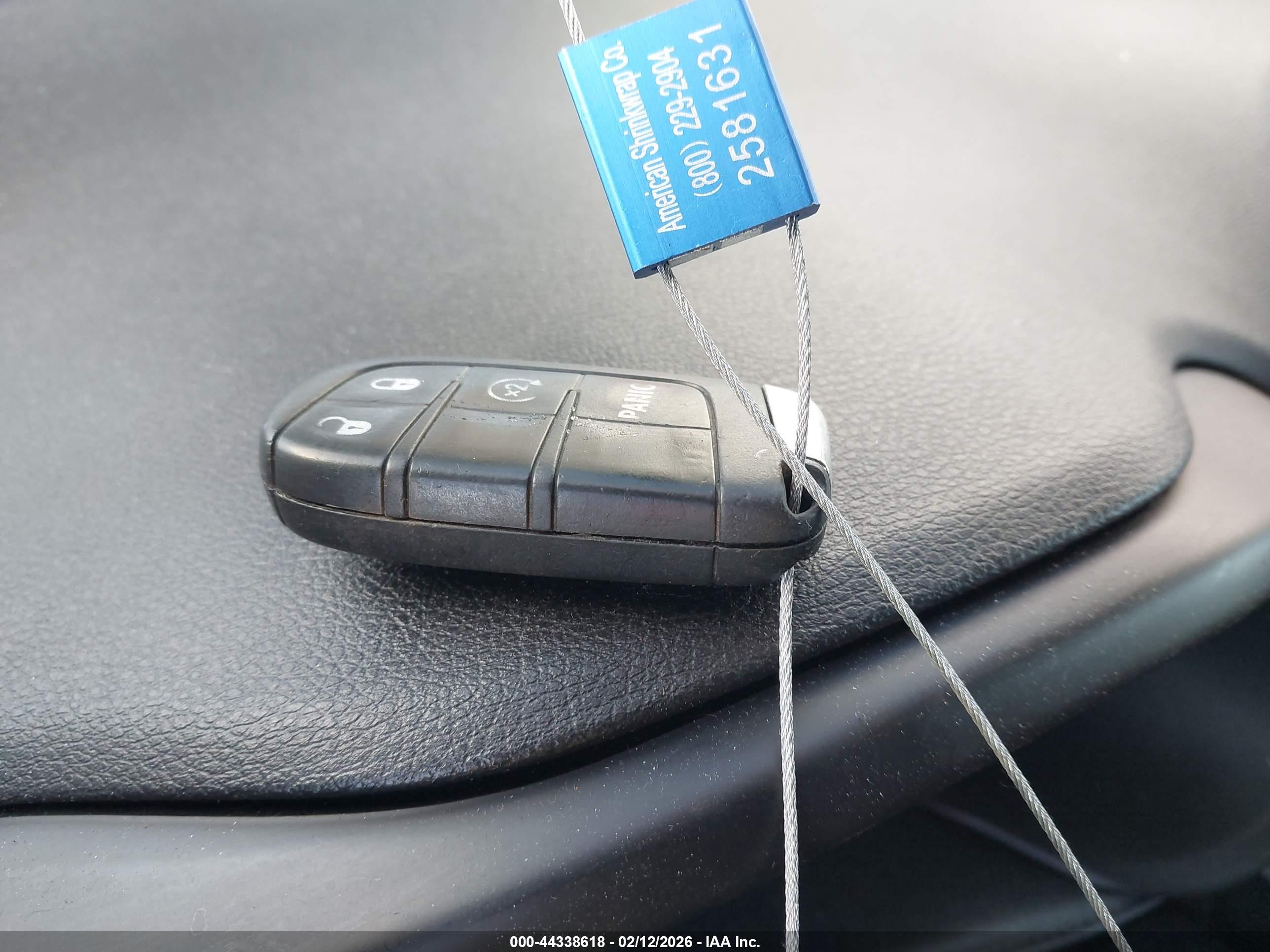 JEEP RENEGADE image 11