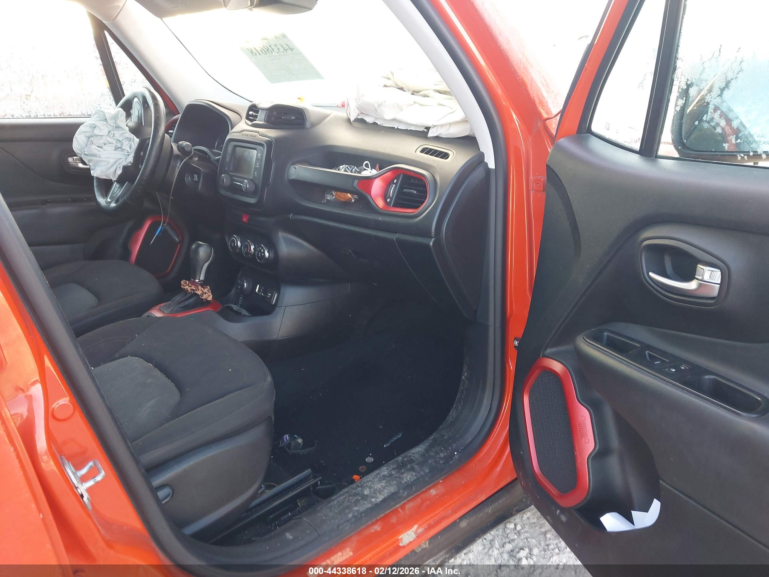JEEP RENEGADE image 5