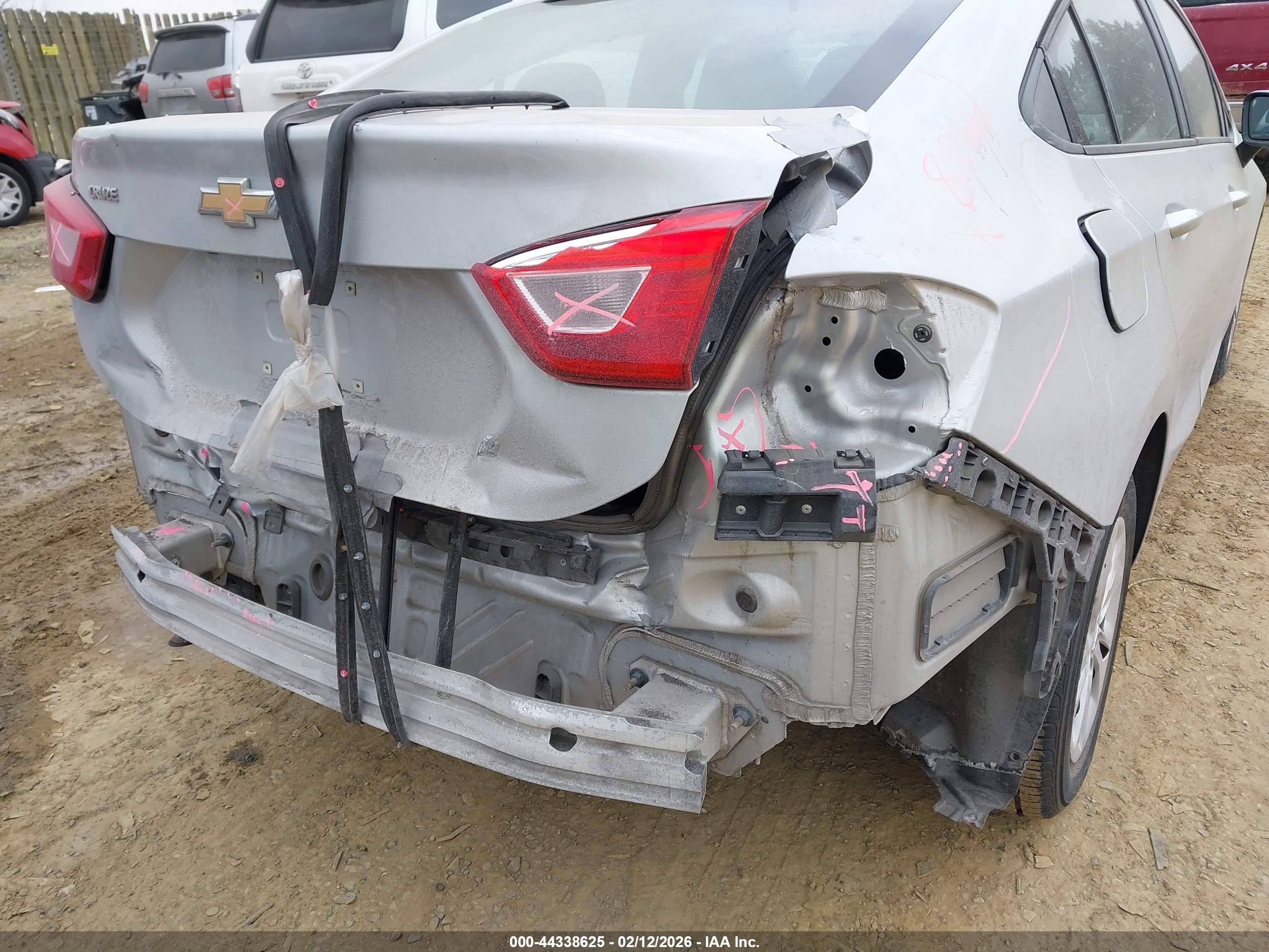 CHEVROLET CRUZE image 6