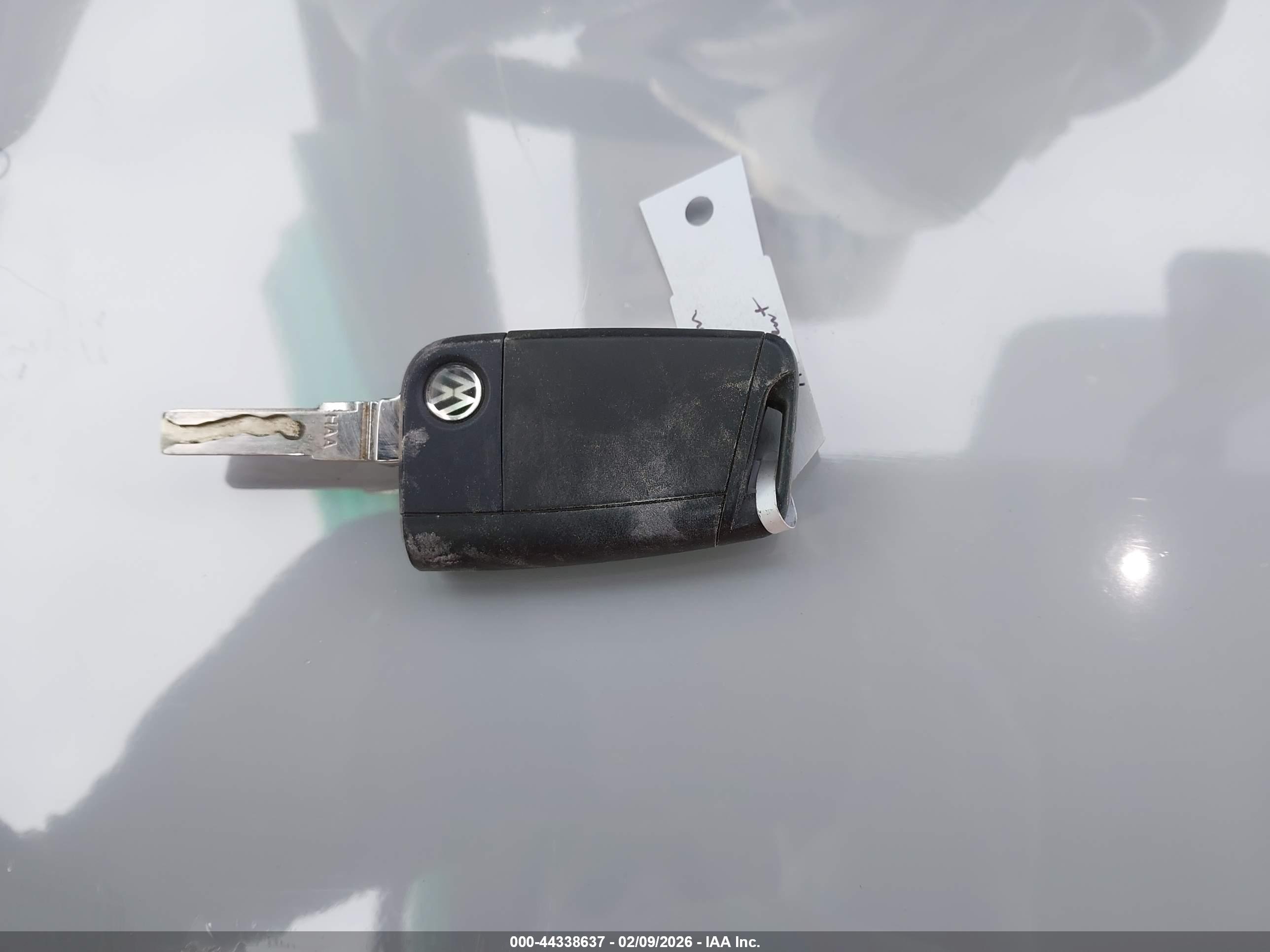 VOLKSWAGEN GOLF image 11