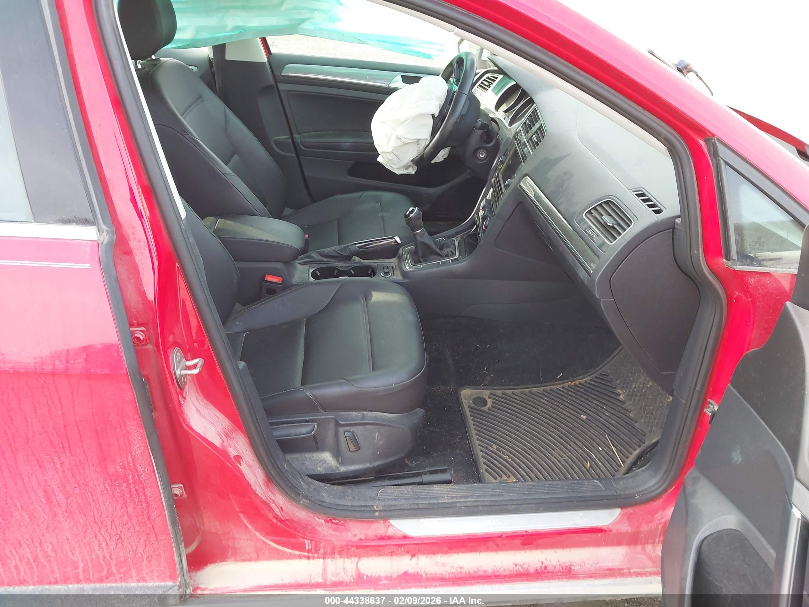 VOLKSWAGEN GOLF image 5
