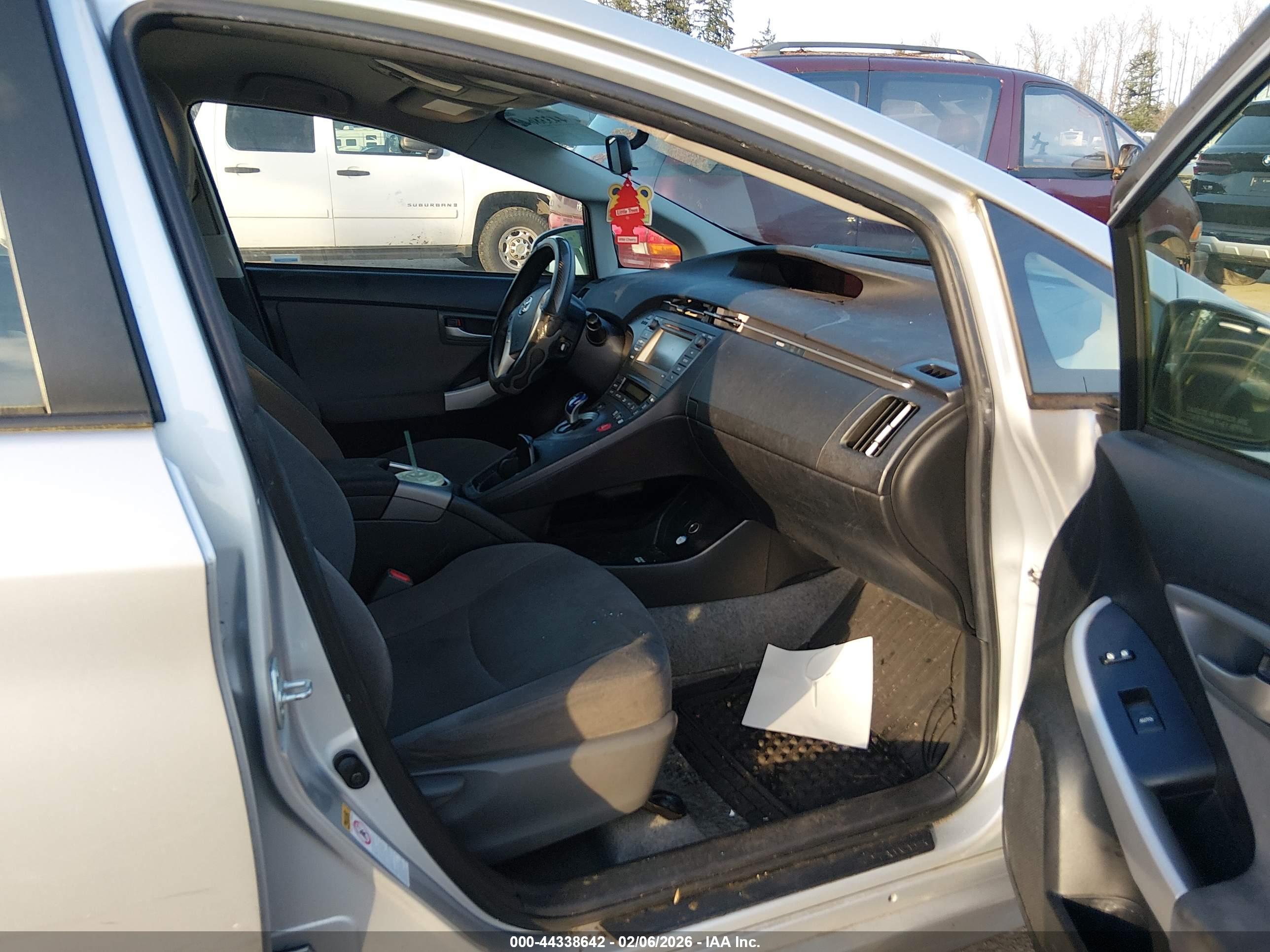 TOYOTA PRIUS image 5