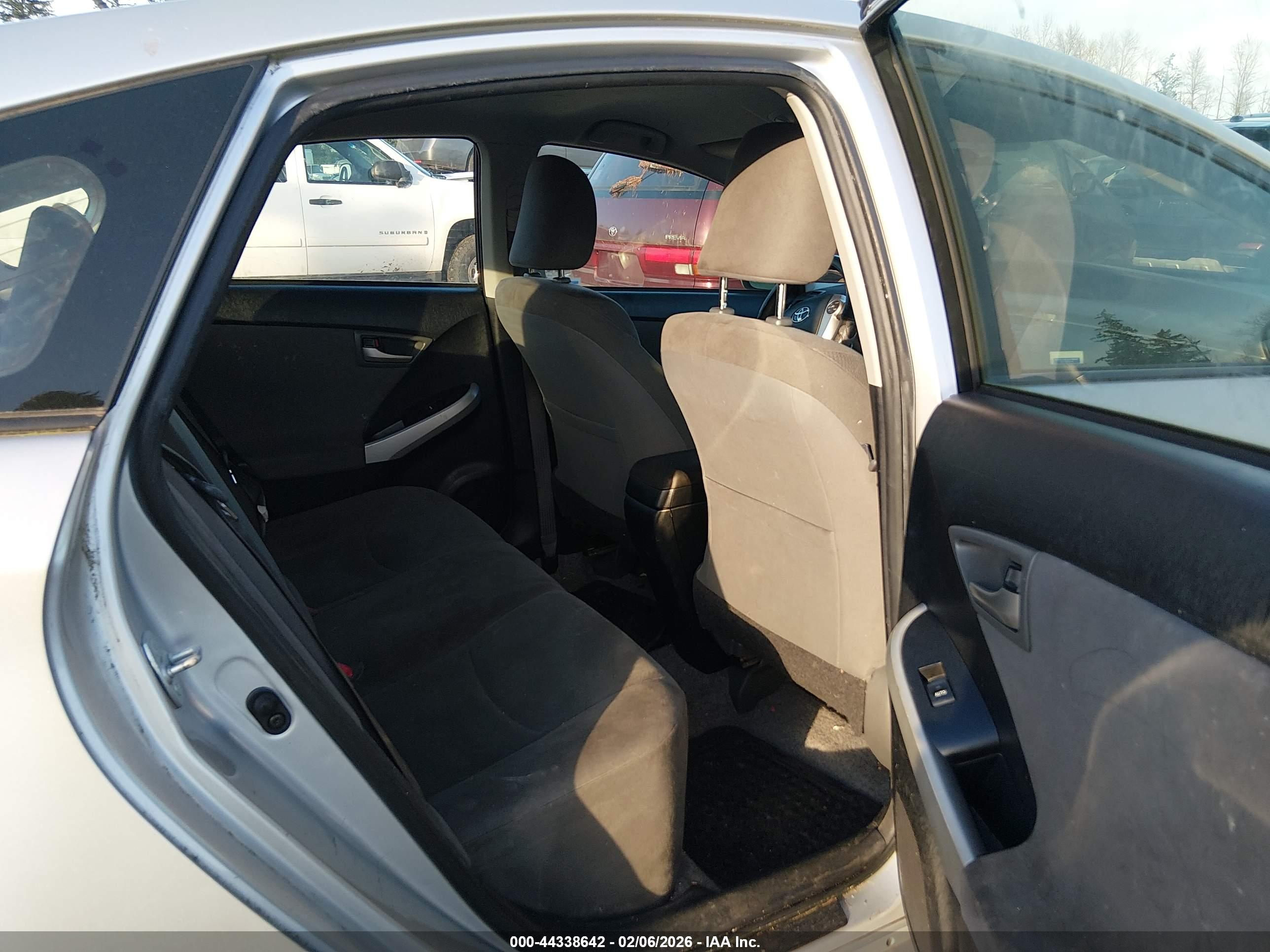 TOYOTA PRIUS image 8
