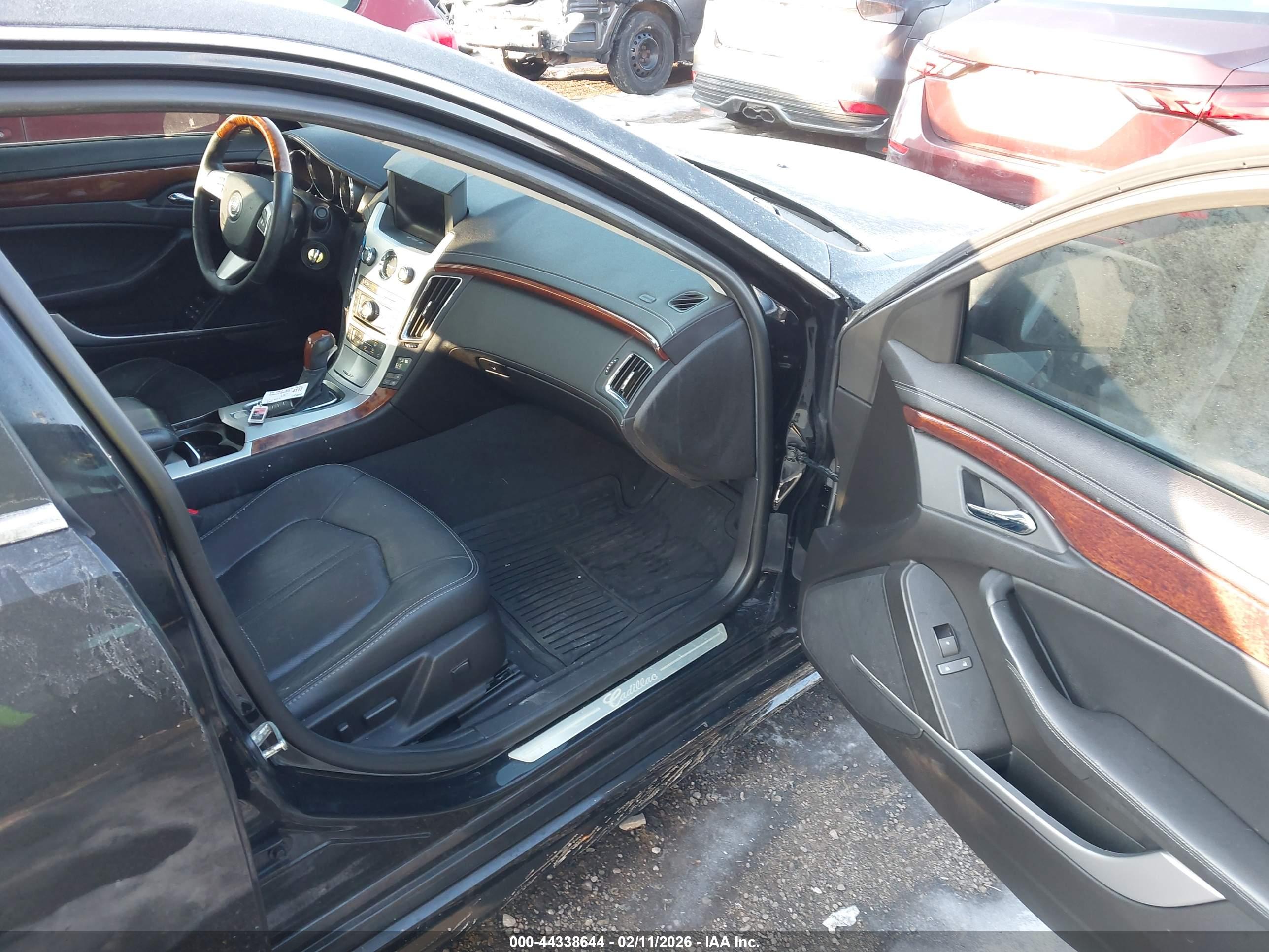 CADILLAC CTS image 5