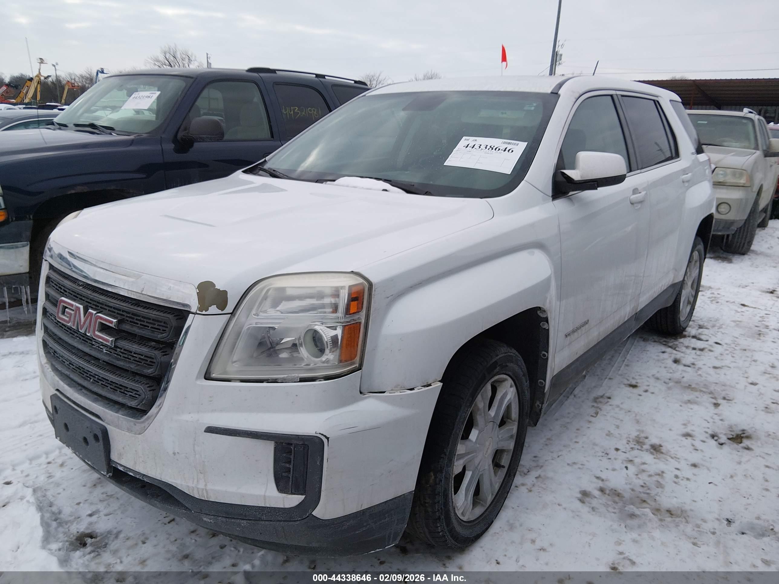 GMC TERRAIN image 2