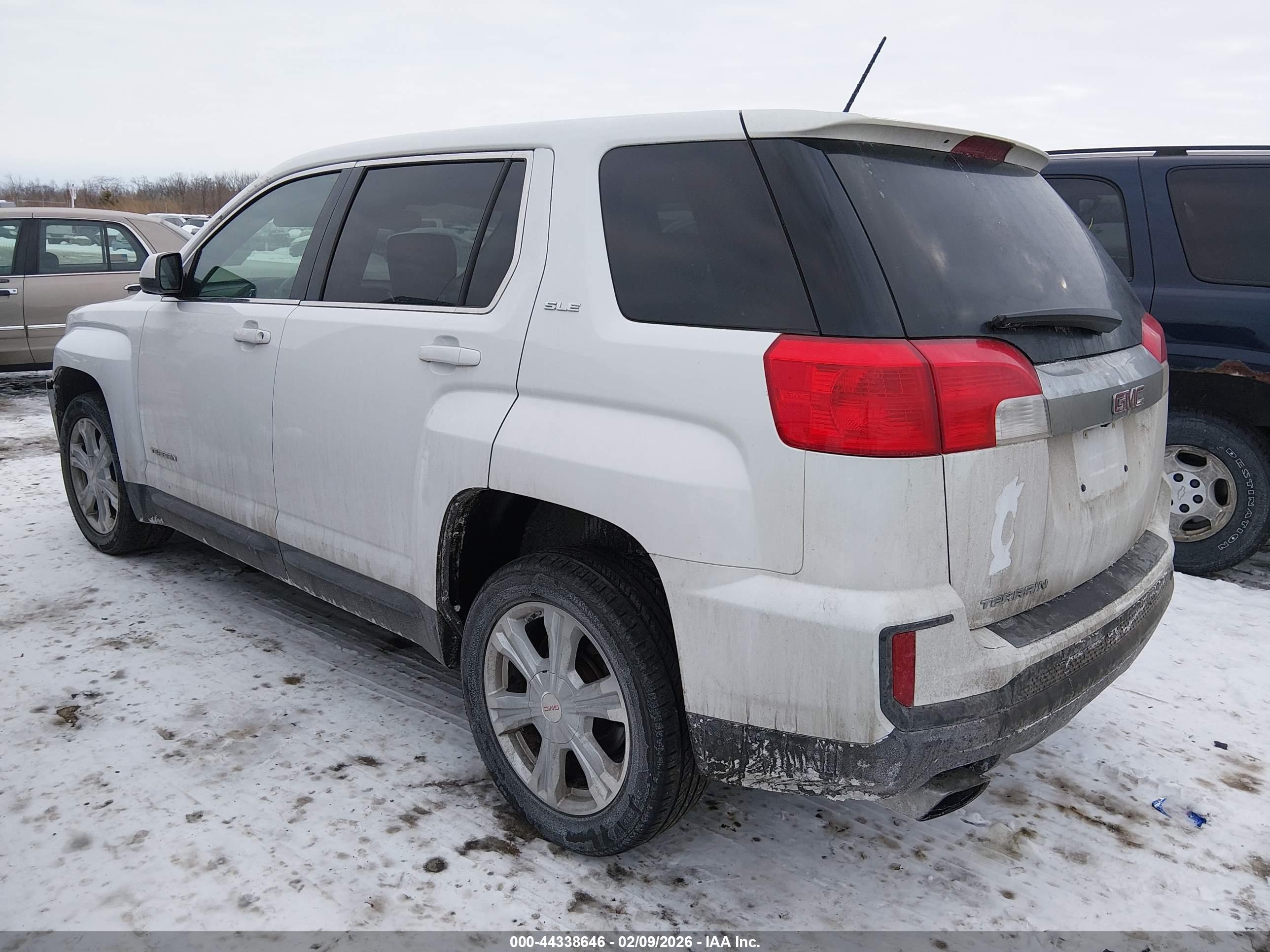 GMC TERRAIN image 3