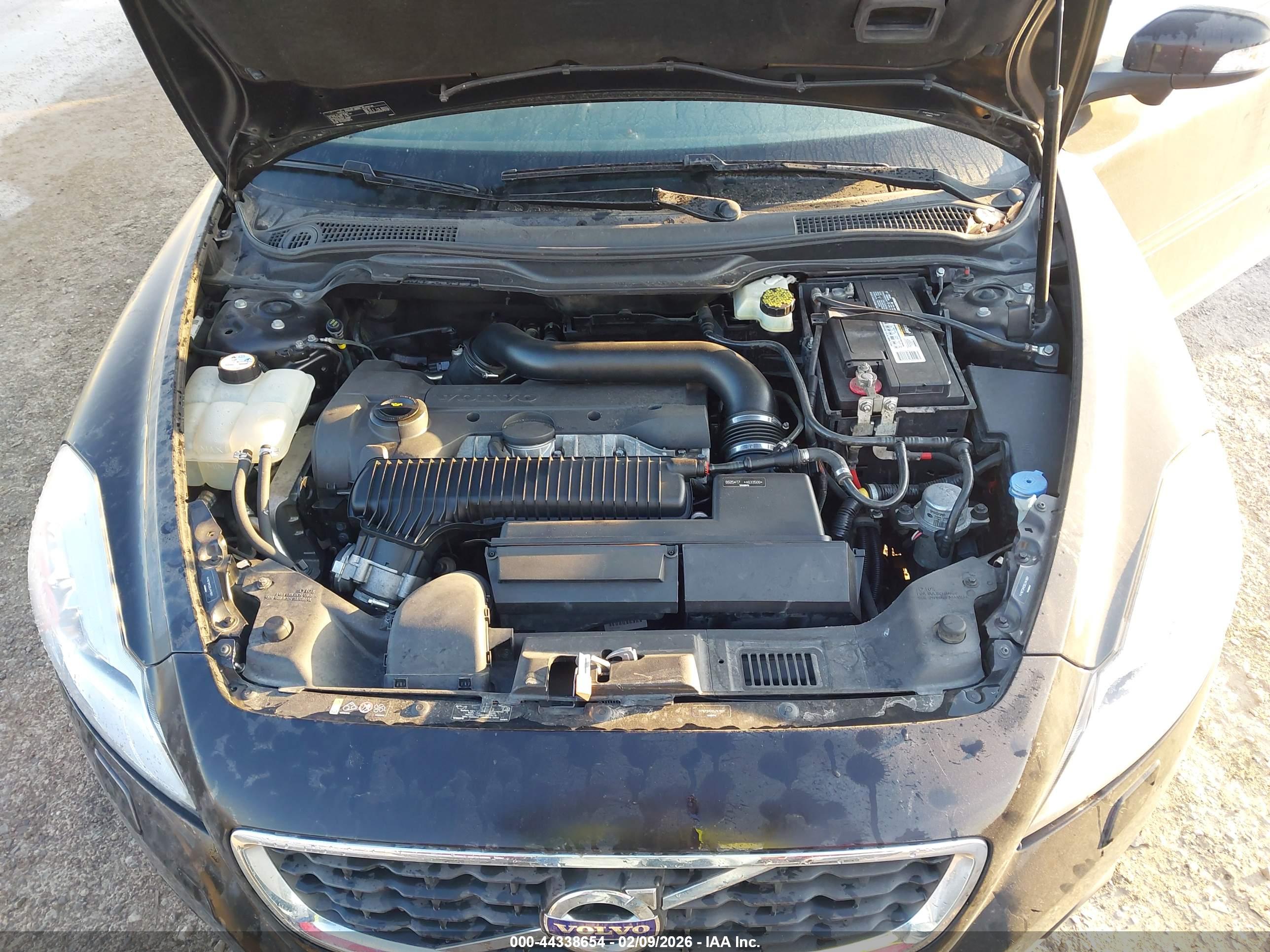 VOLVO C70 image 10