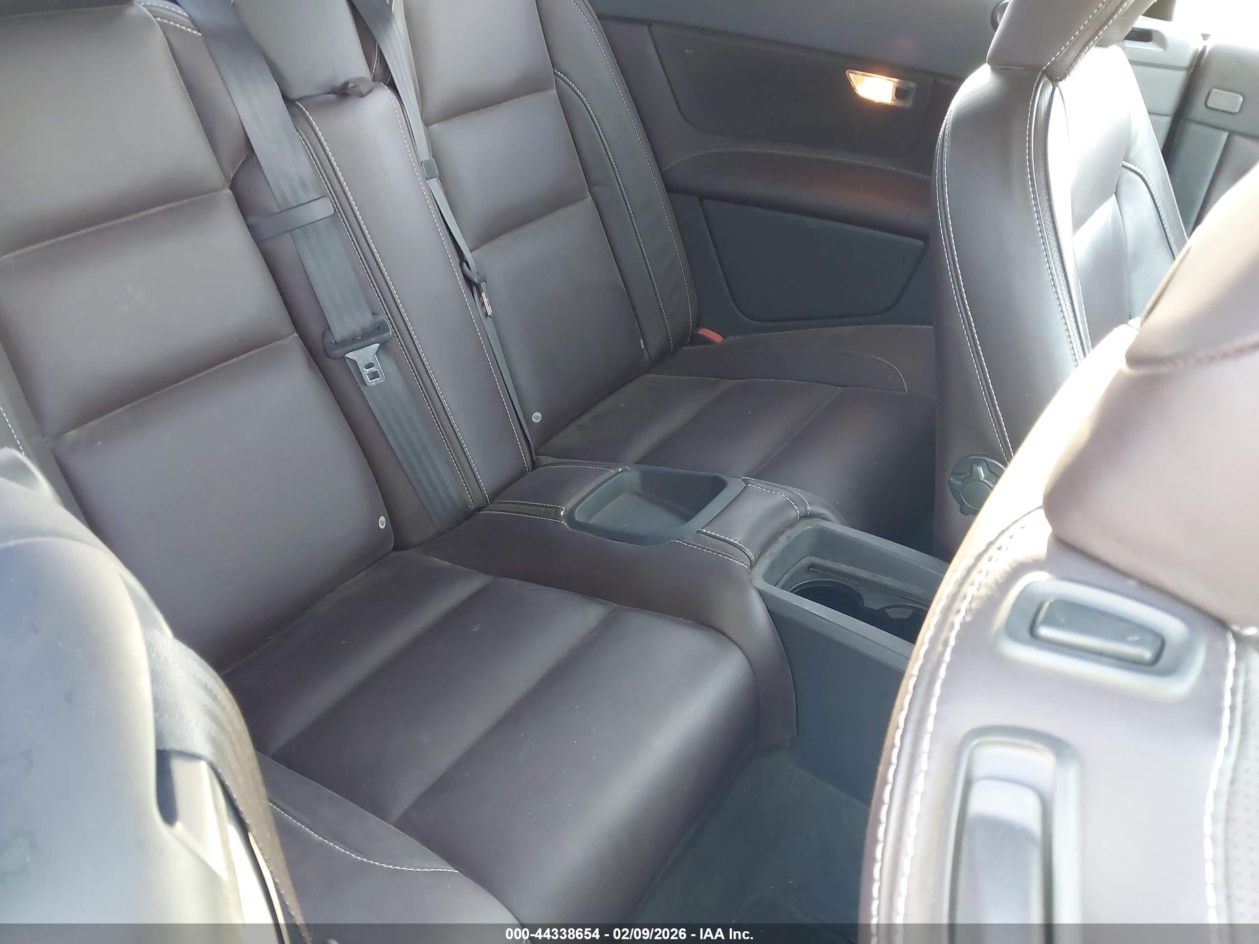 VOLVO C70 image 8