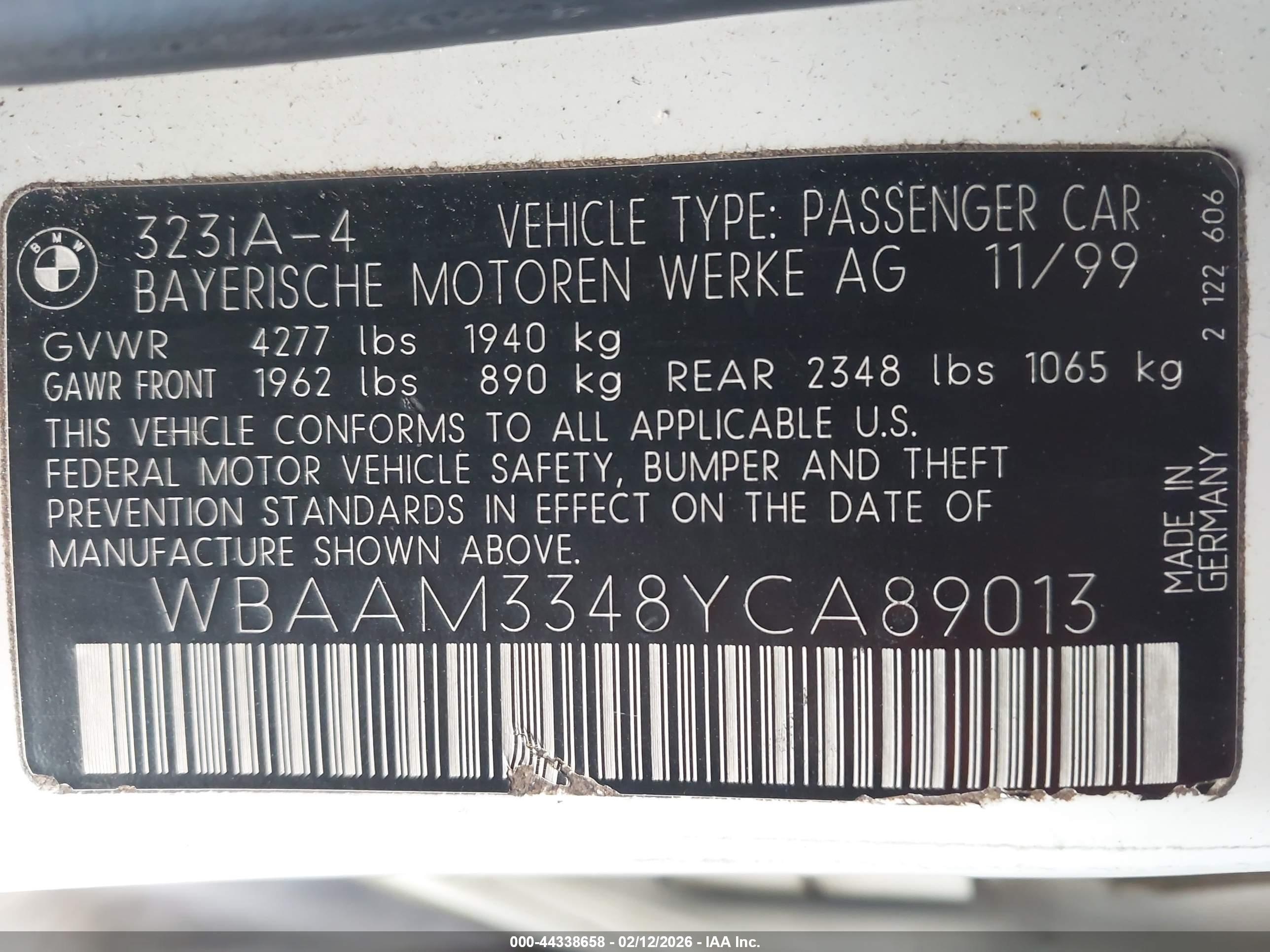 BMW 323I image 9