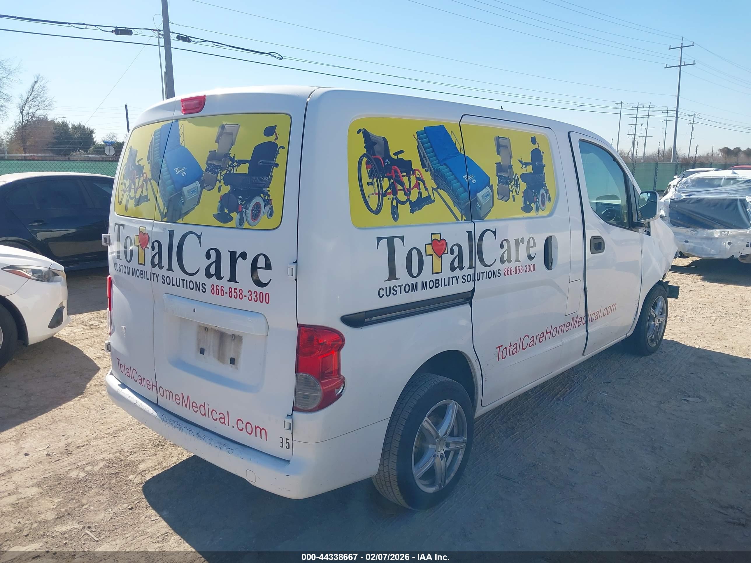 NISSAN NV200 image 4