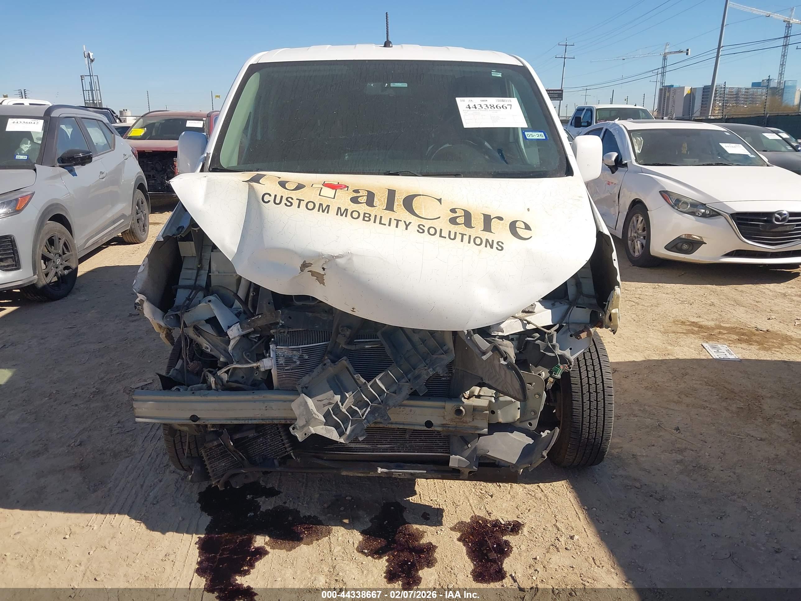 NISSAN NV200 image 6