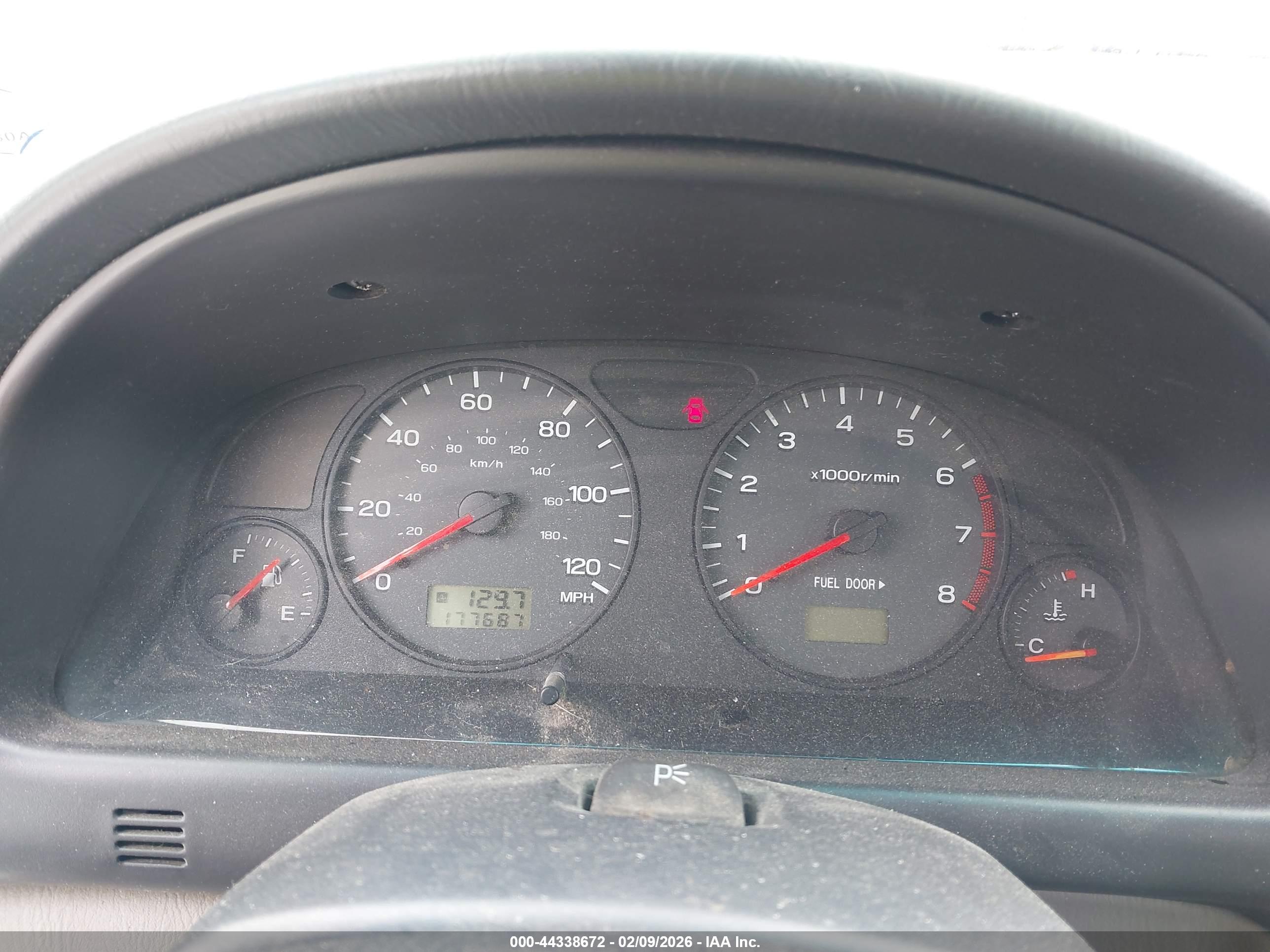 SUBARU FORESTER image 7