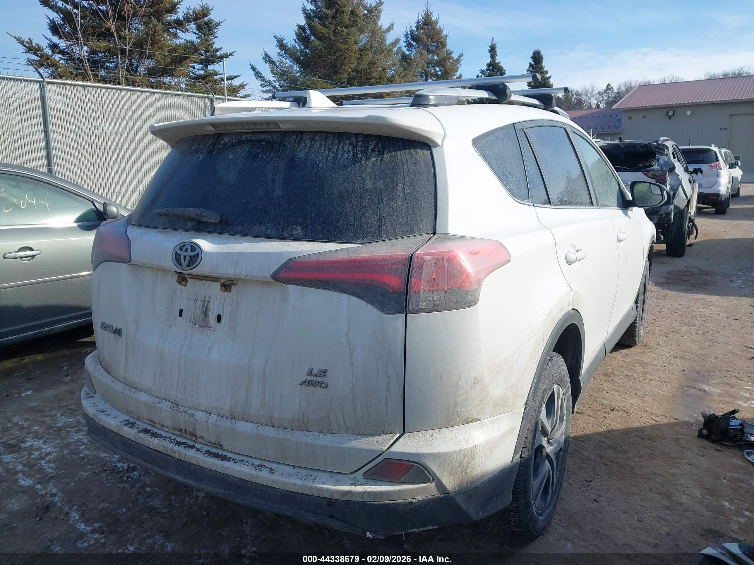 TOYOTA RAV4 image 4