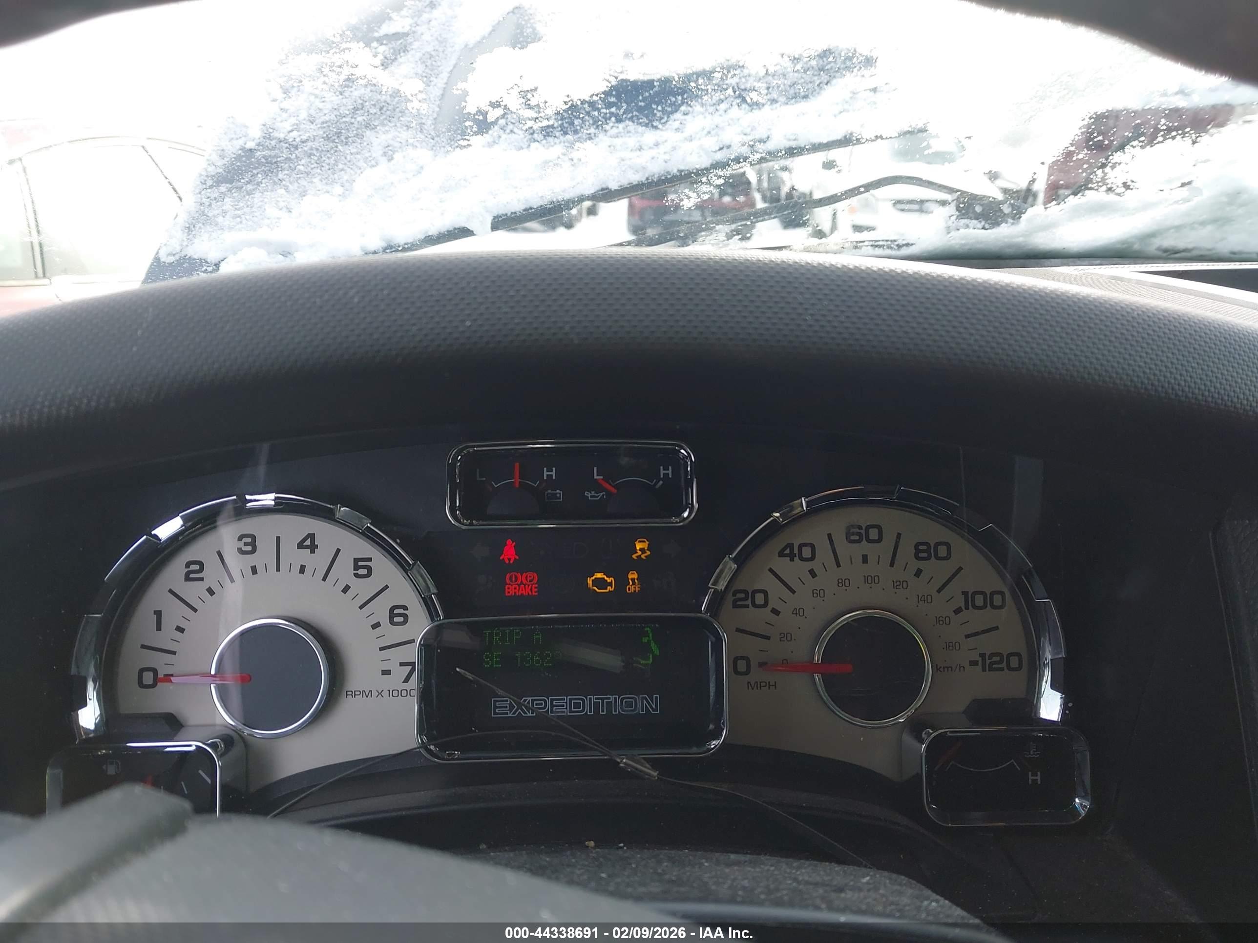 FORD EXPEDITION image 7