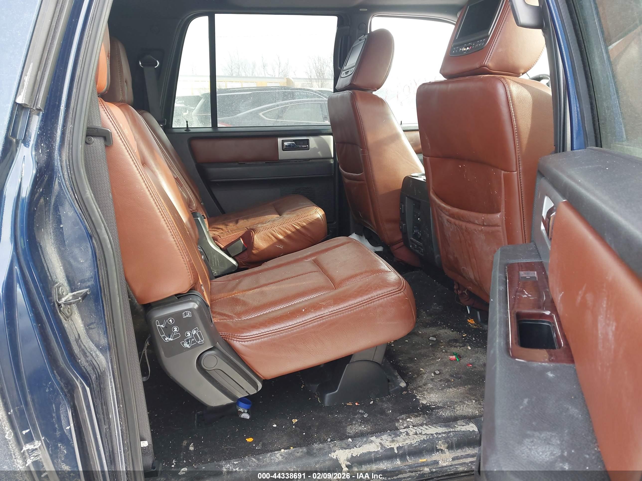 FORD EXPEDITION image 8