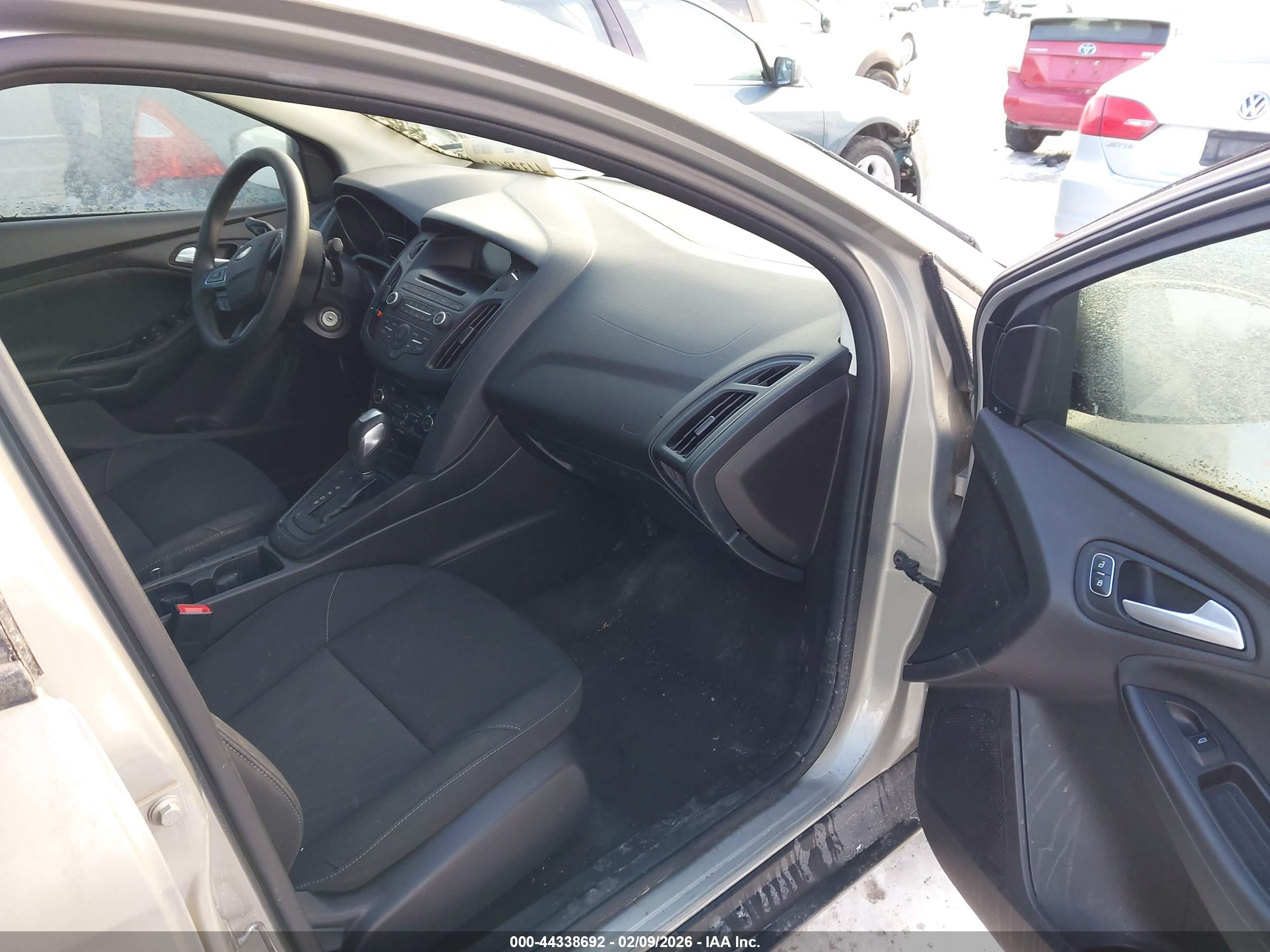 FORD FOCUS image 5