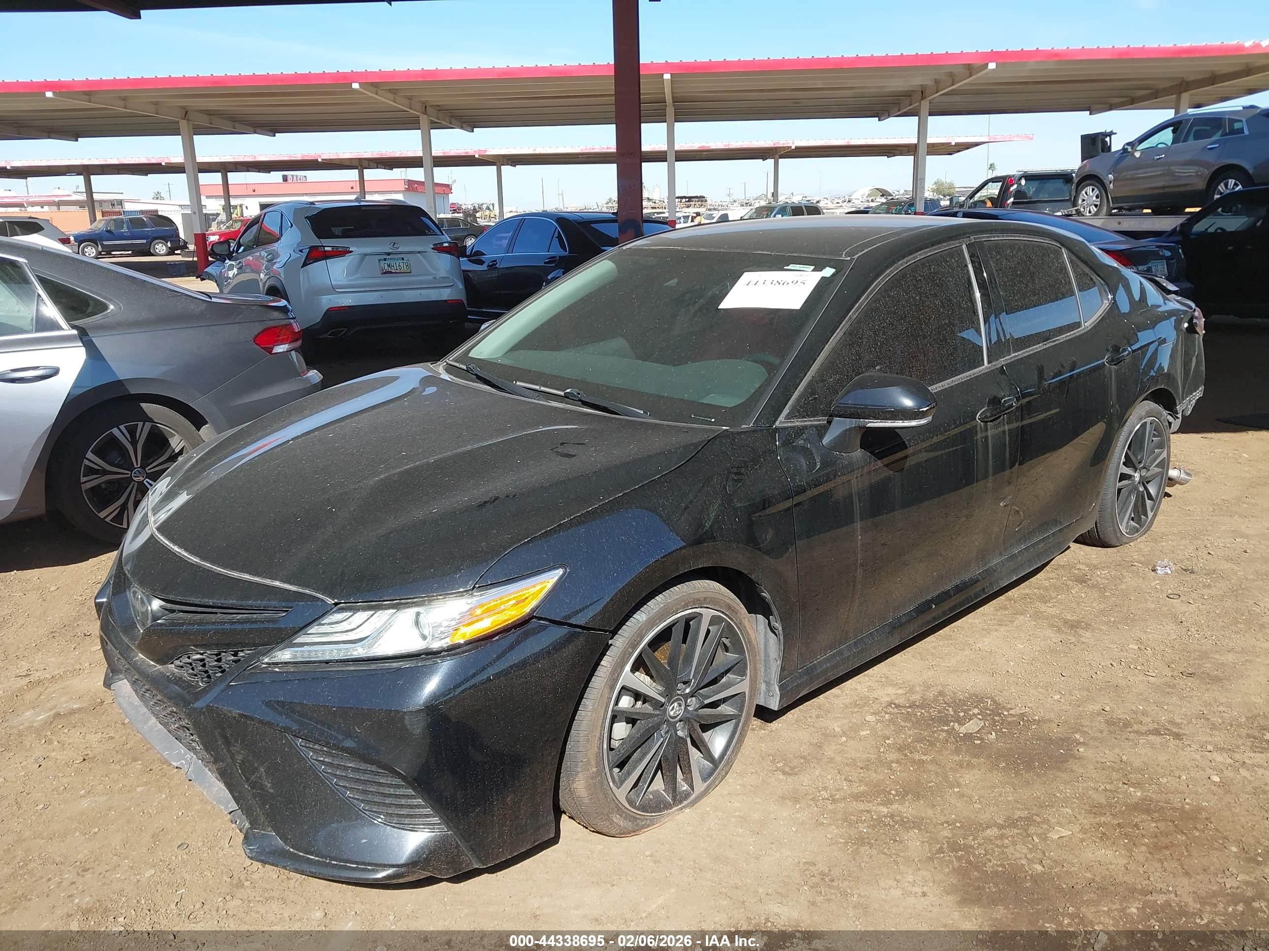 TOYOTA CAMRY image 2