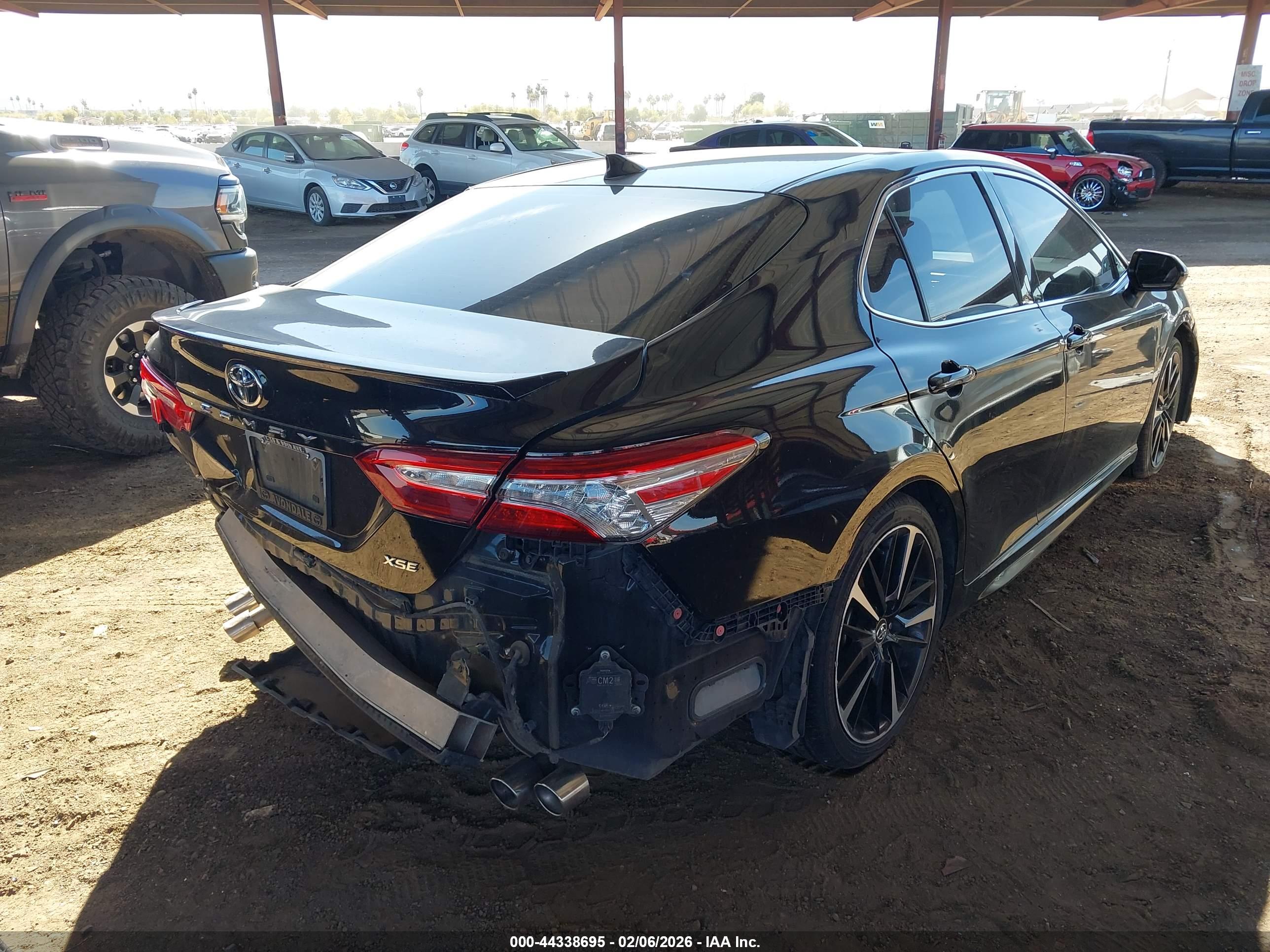 TOYOTA CAMRY image 4
