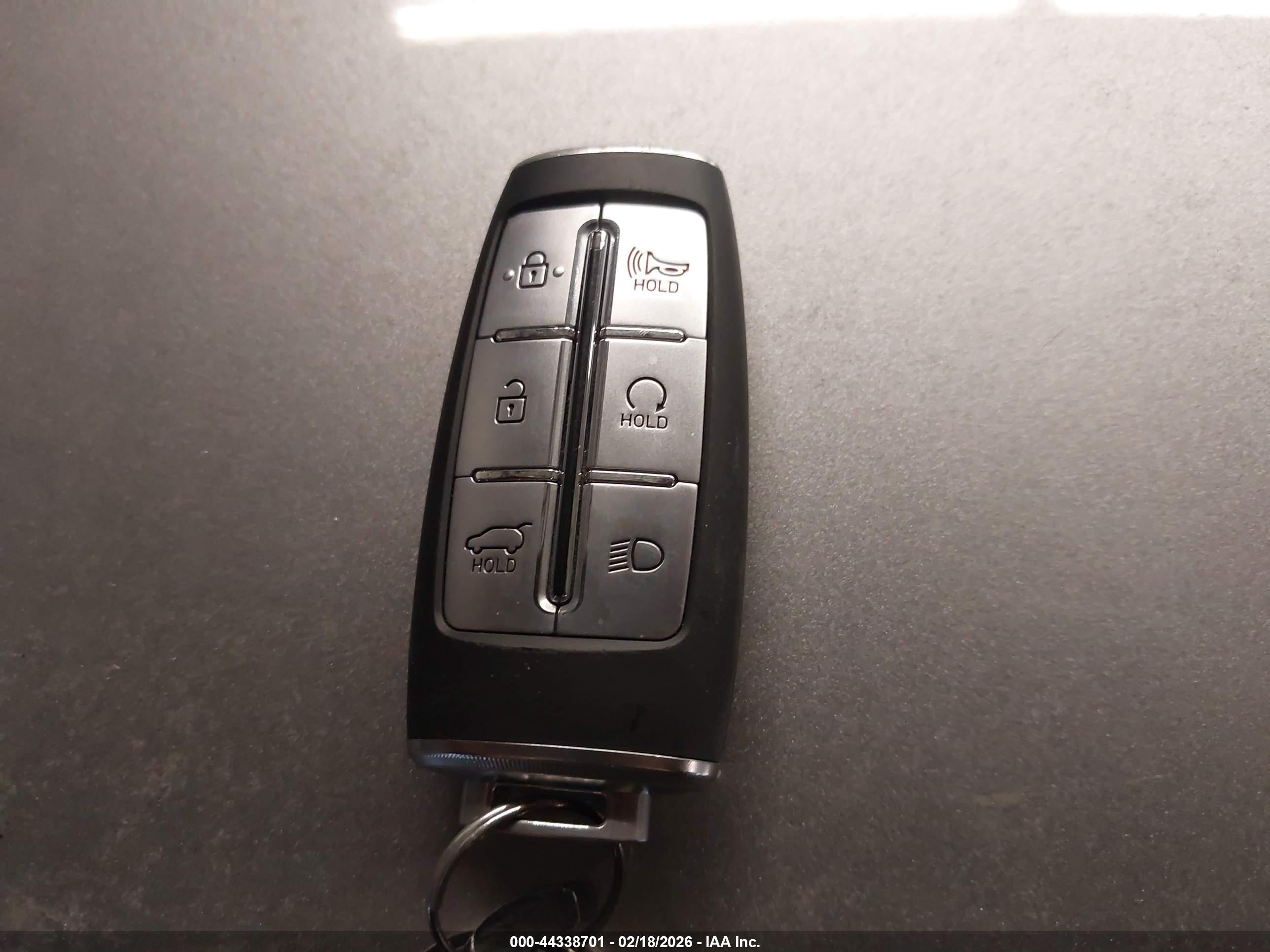 GENESIS GV70 image 11