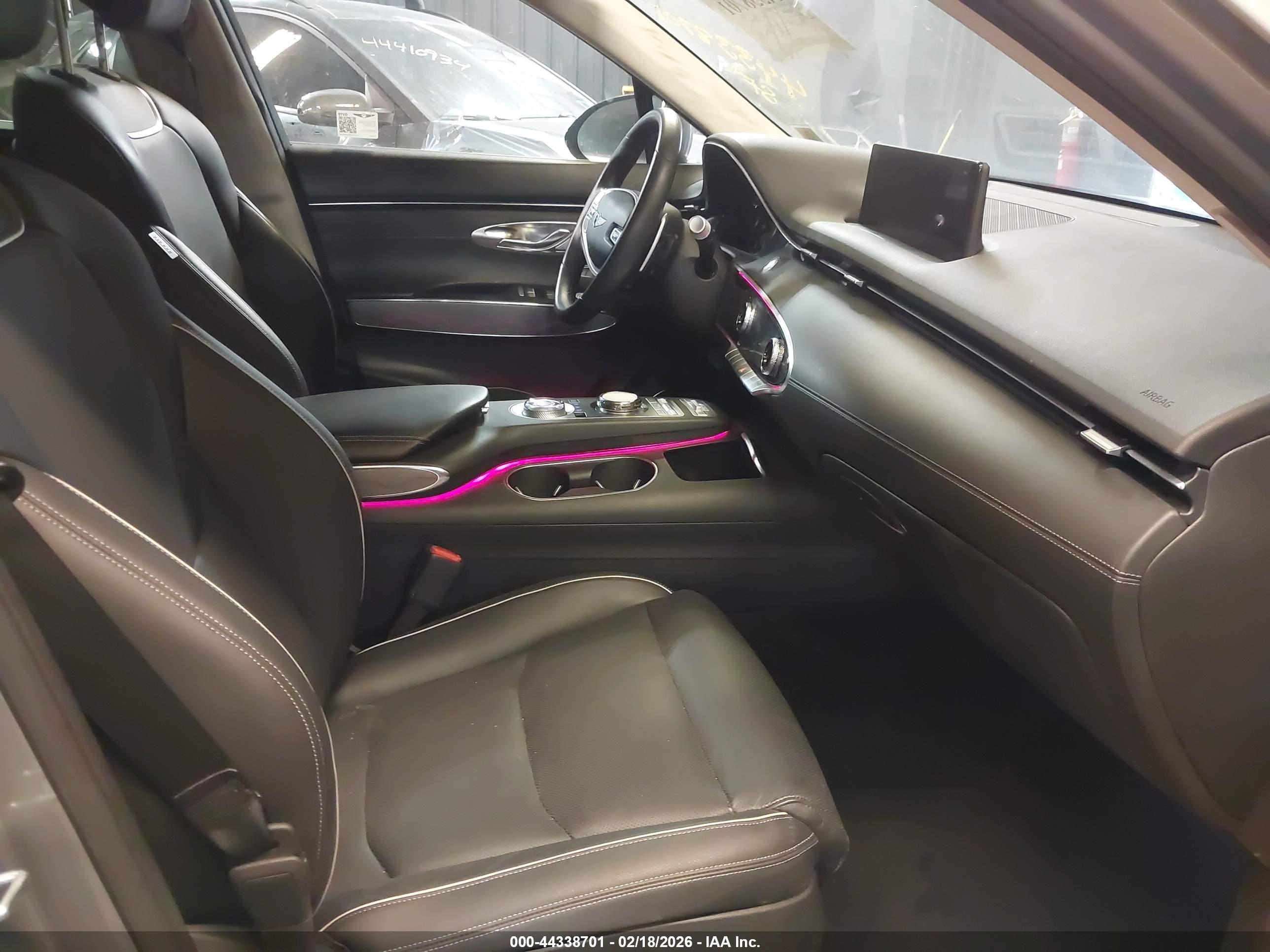 GENESIS GV70 image 5