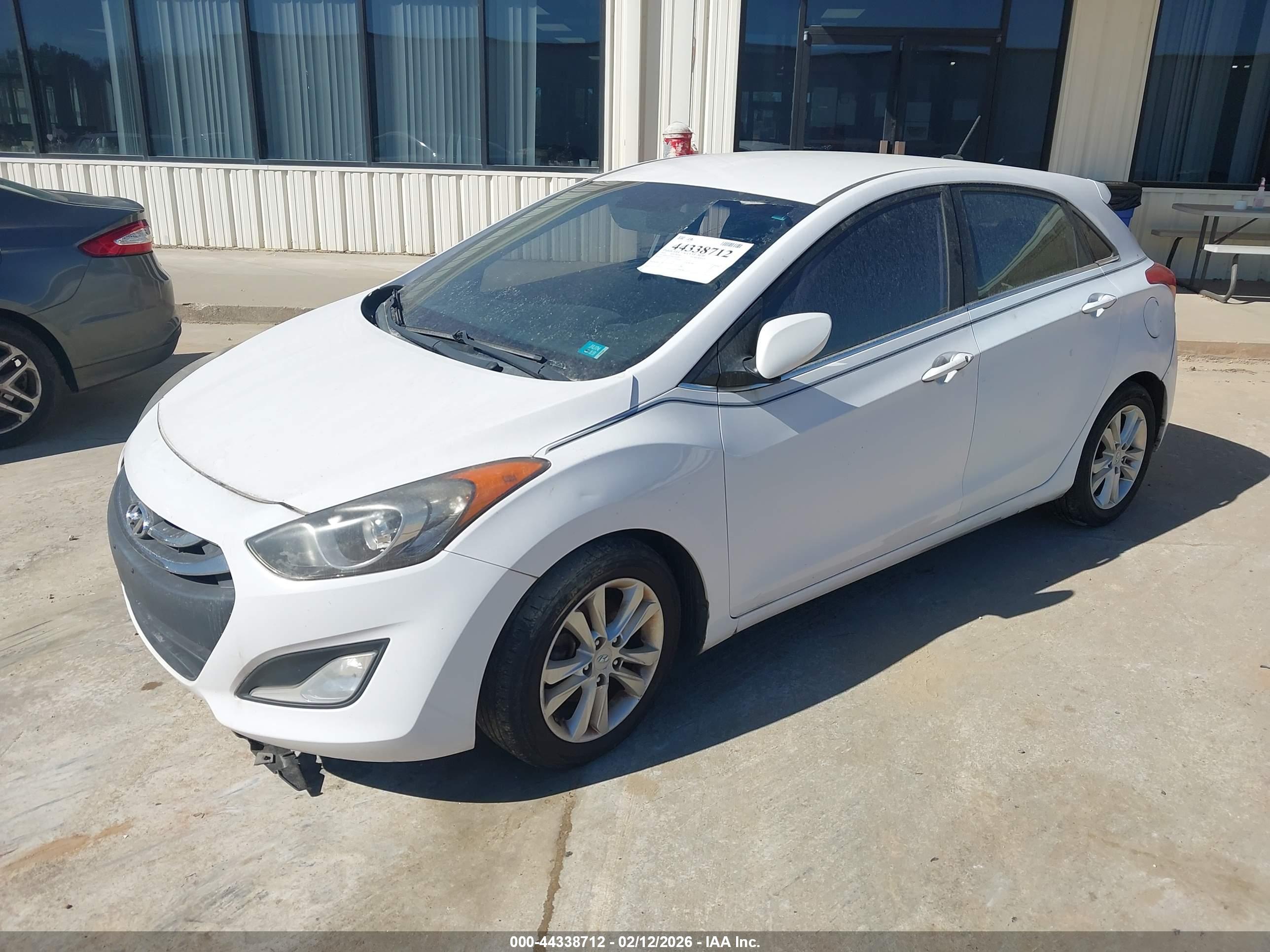 HYUNDAI ELANTRA image 2