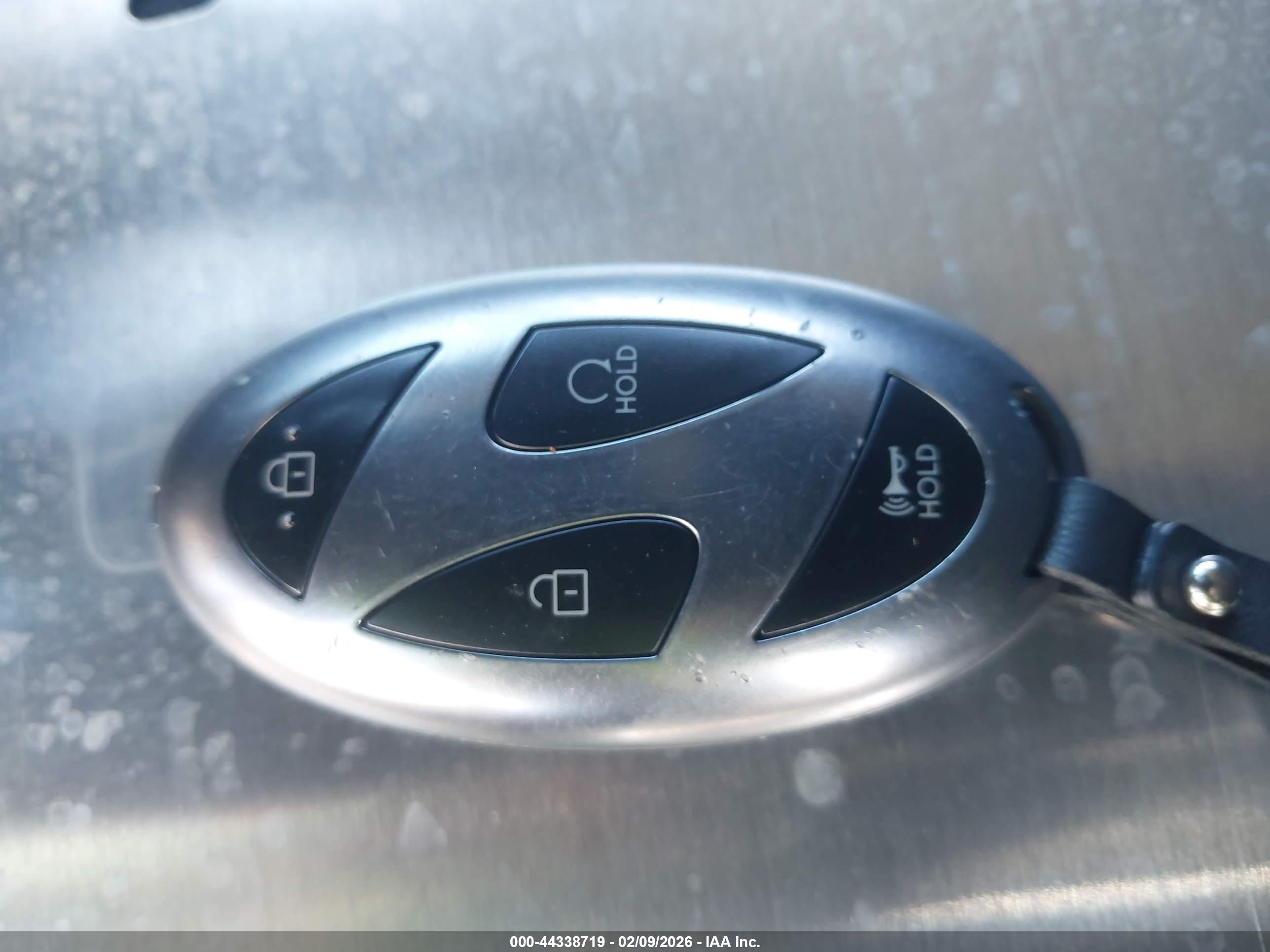 HYUNDAI KONA image 11