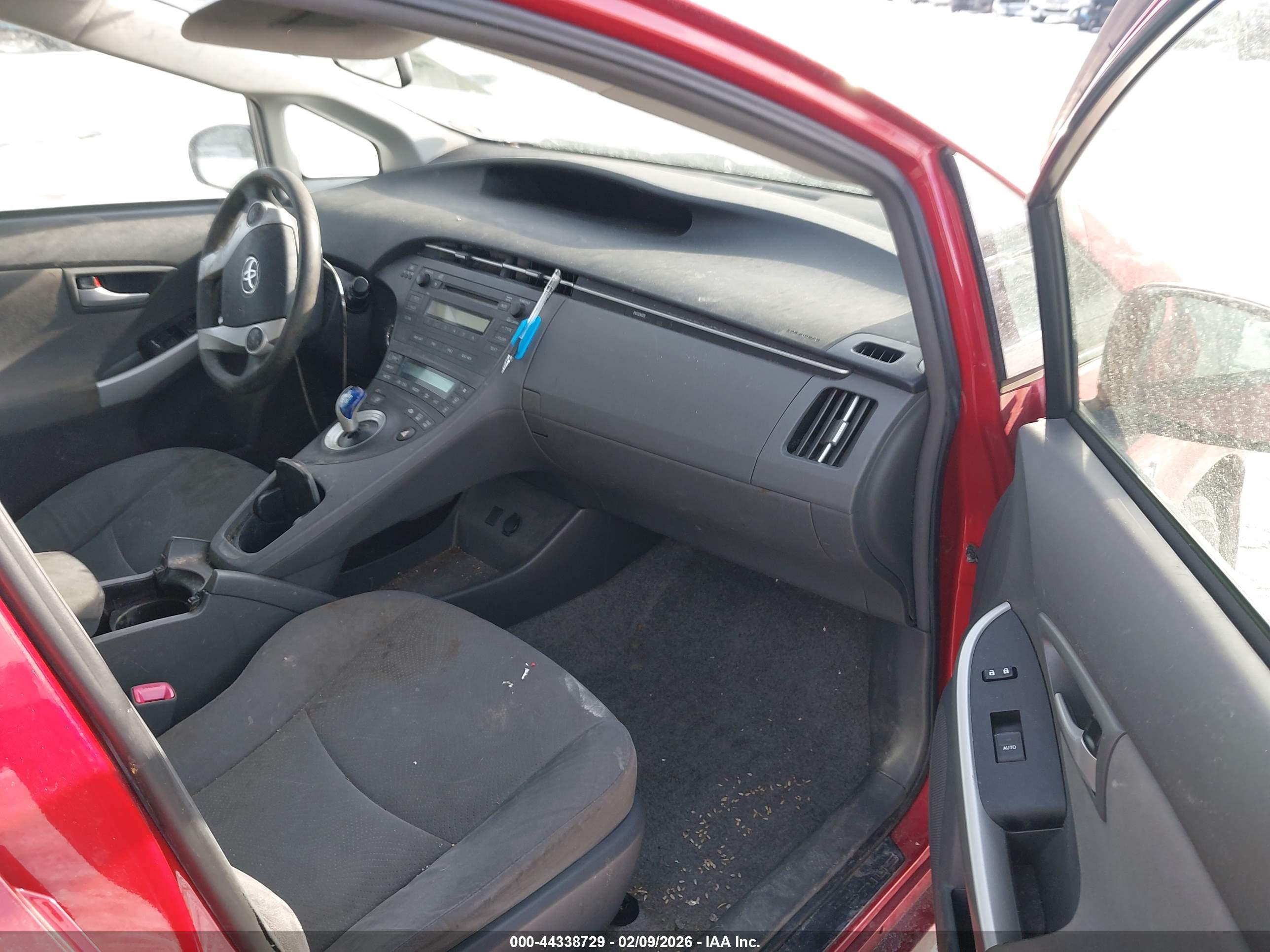 TOYOTA PRIUS image 5