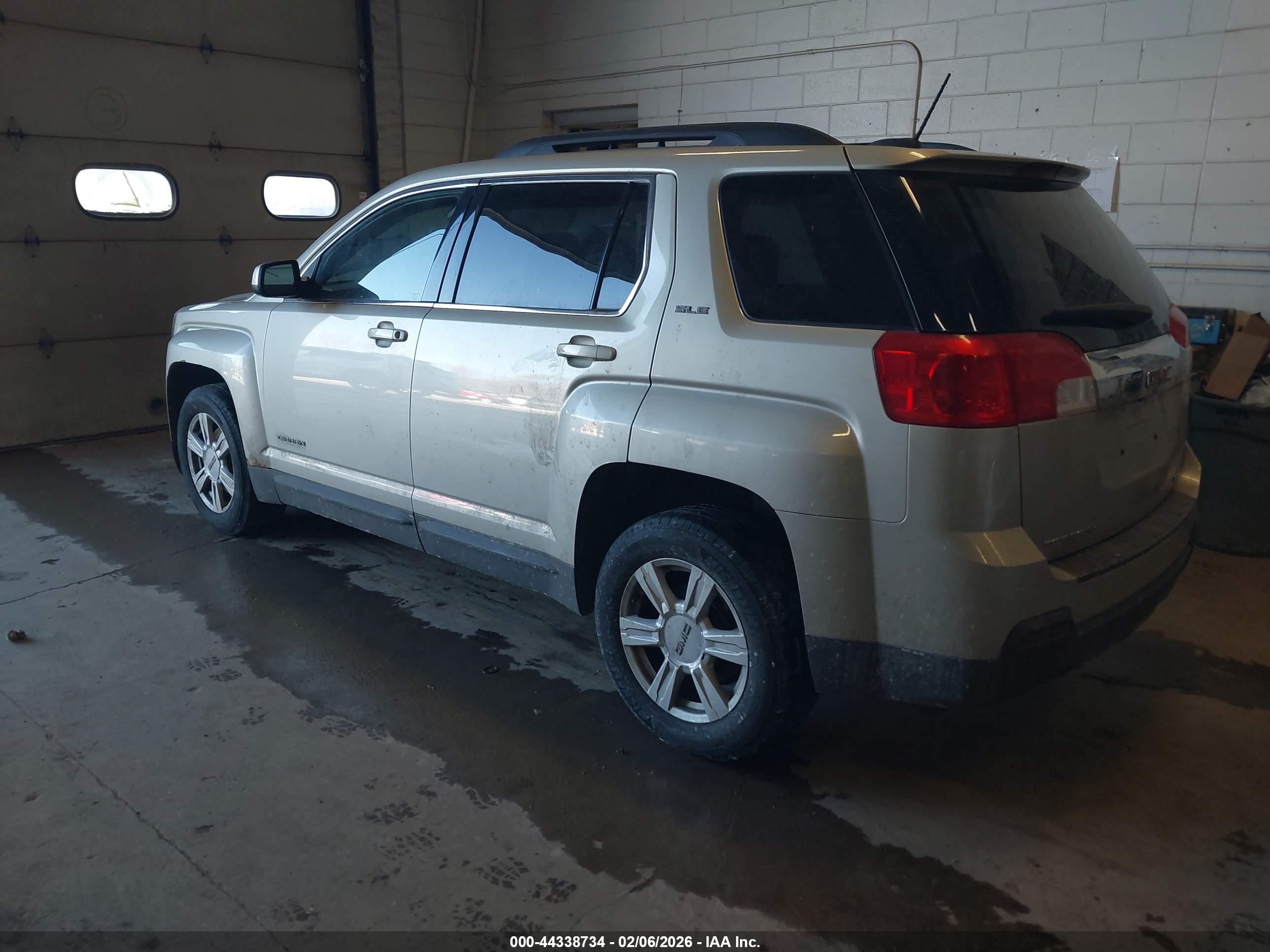 GMC TERRAIN image 3