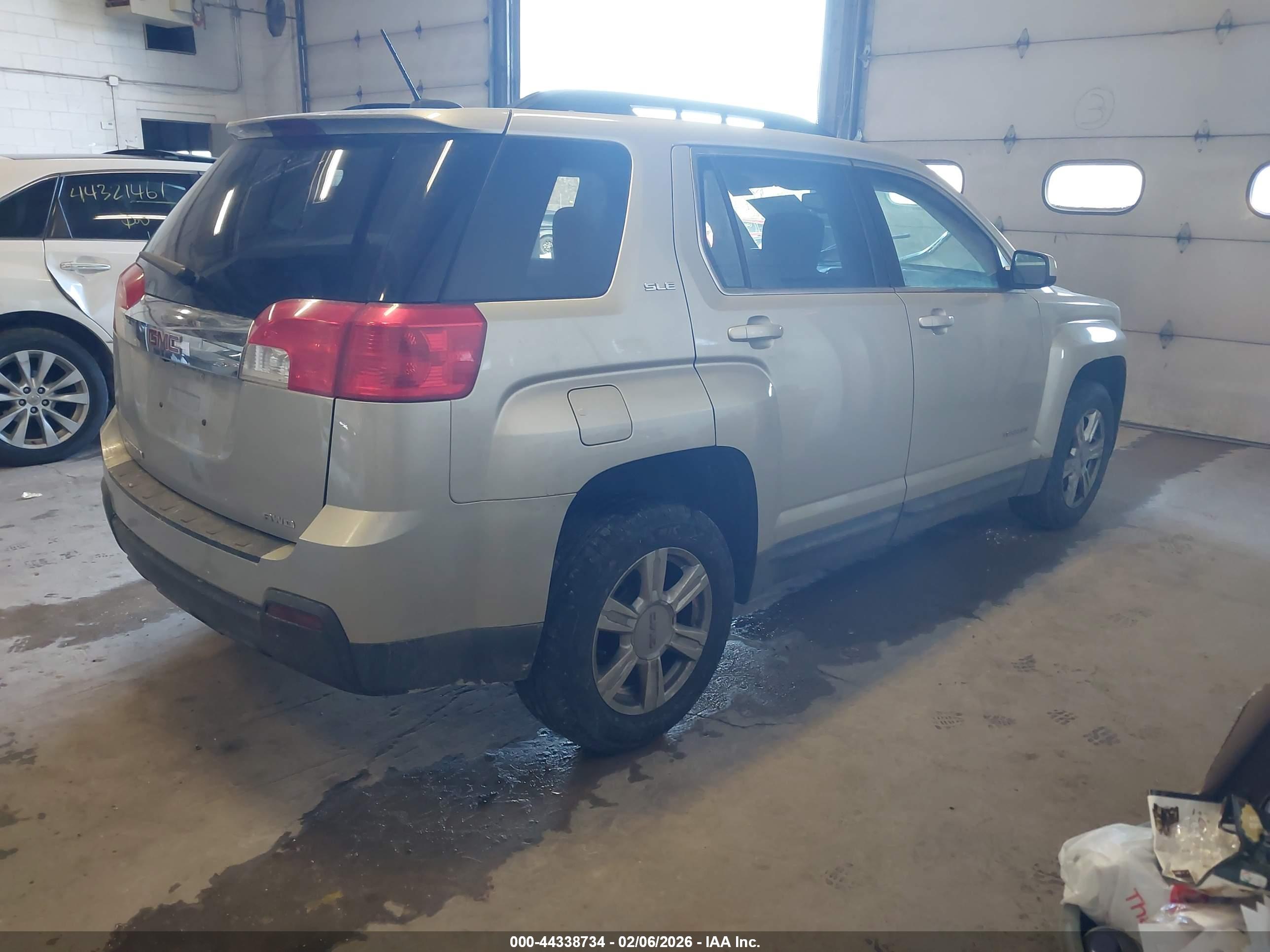 GMC TERRAIN image 4