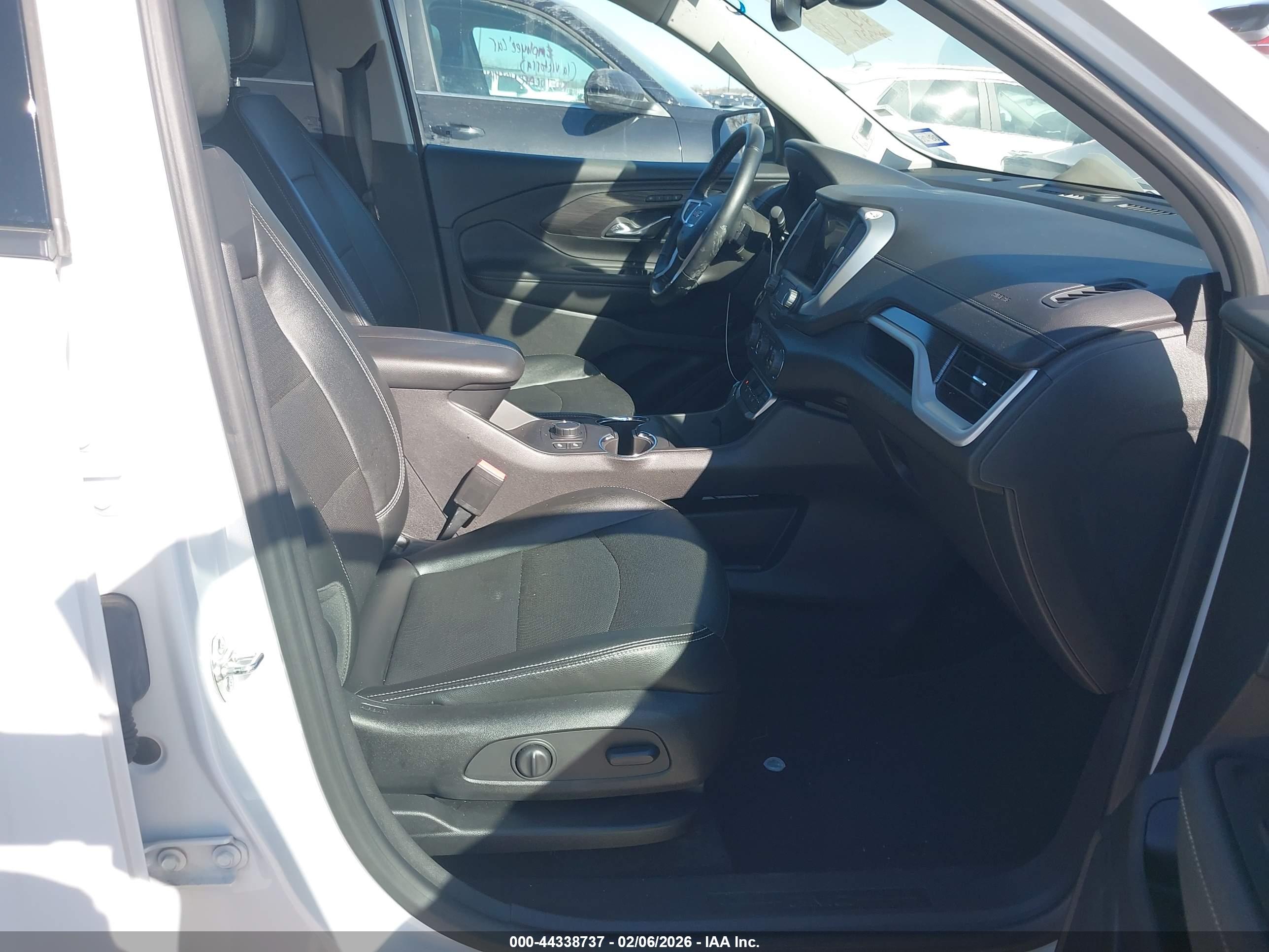 GMC TERRAIN image 5