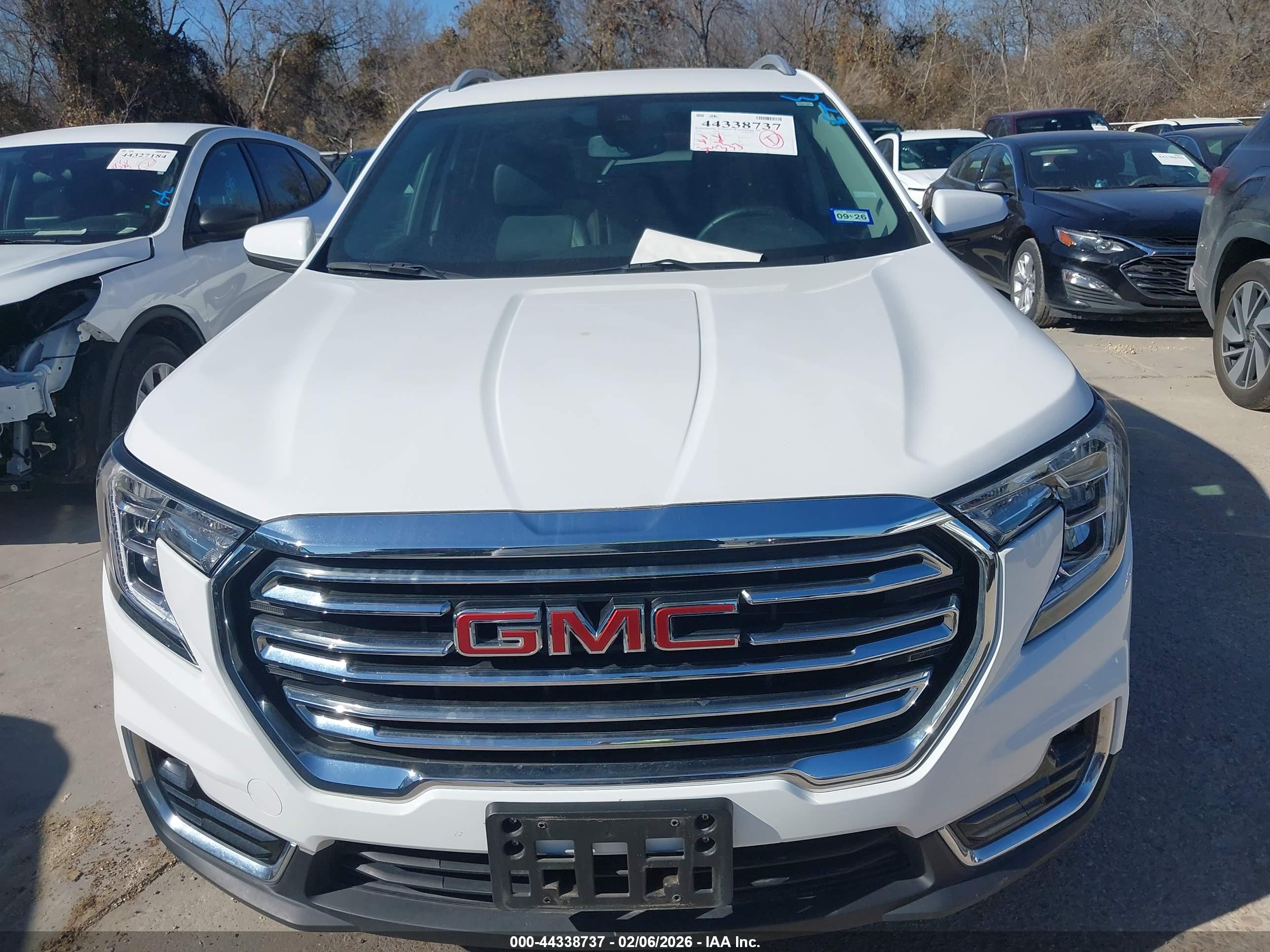 GMC TERRAIN image 6