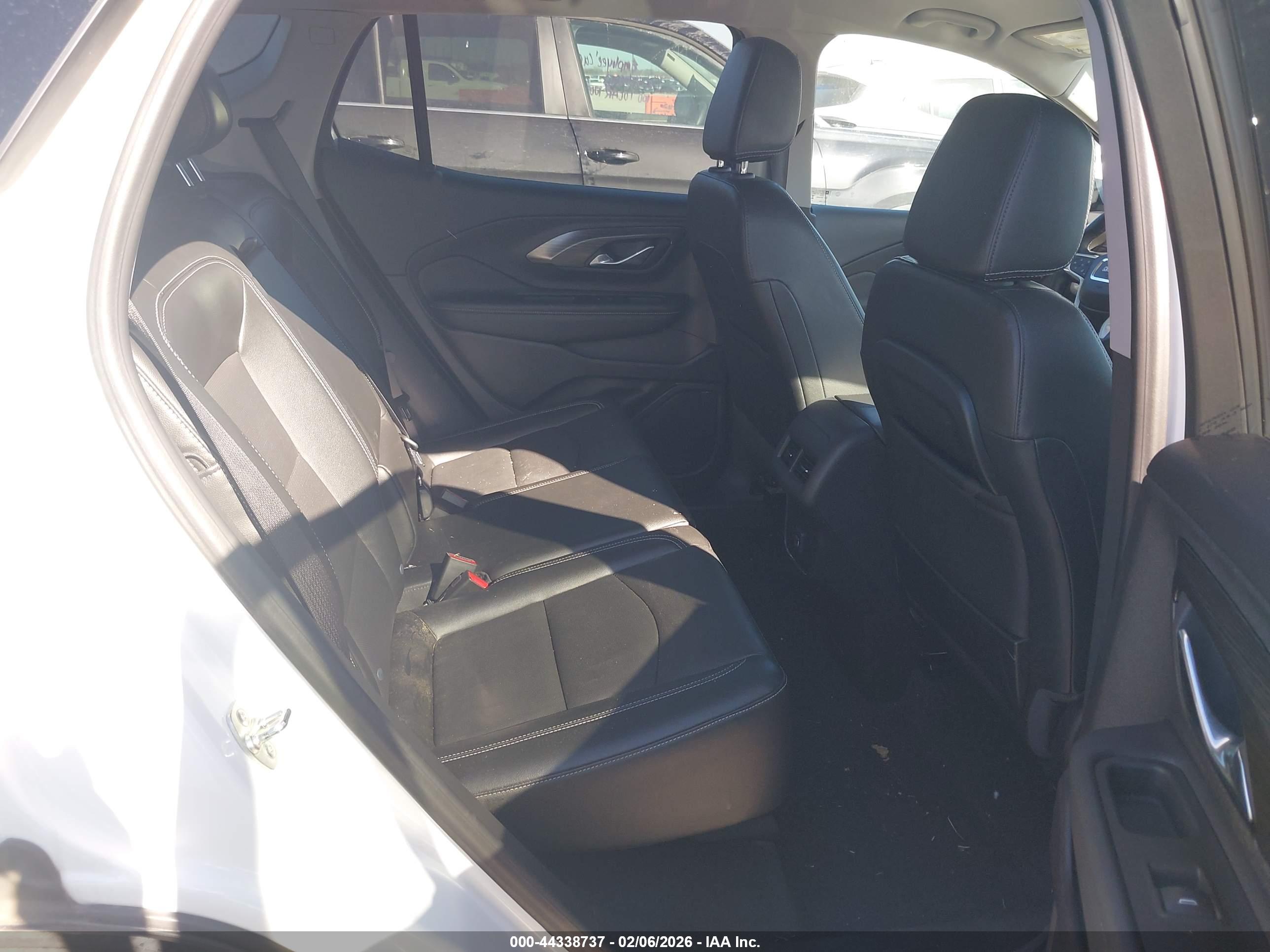 GMC TERRAIN image 8