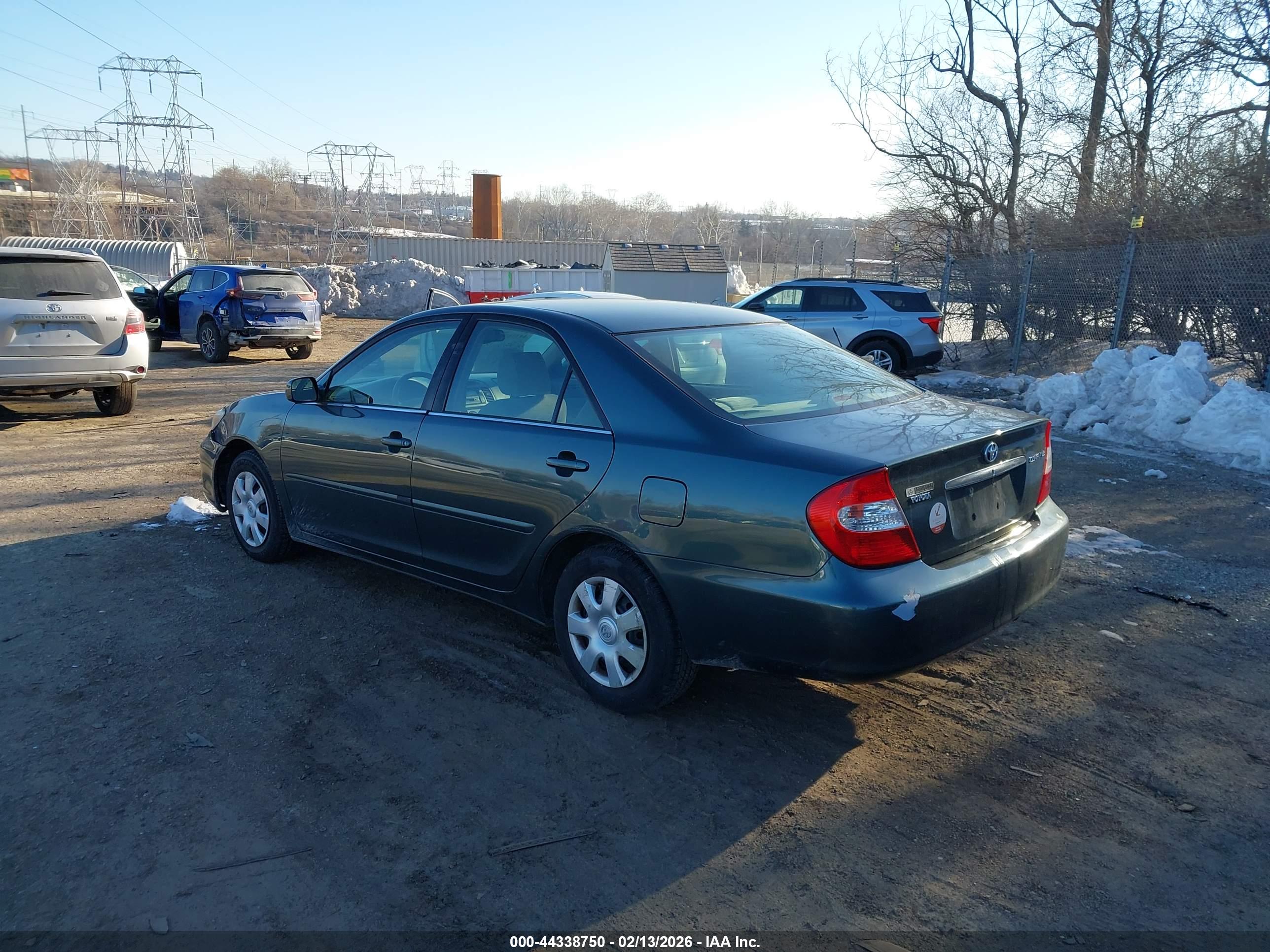 TOYOTA CAMRY image 3