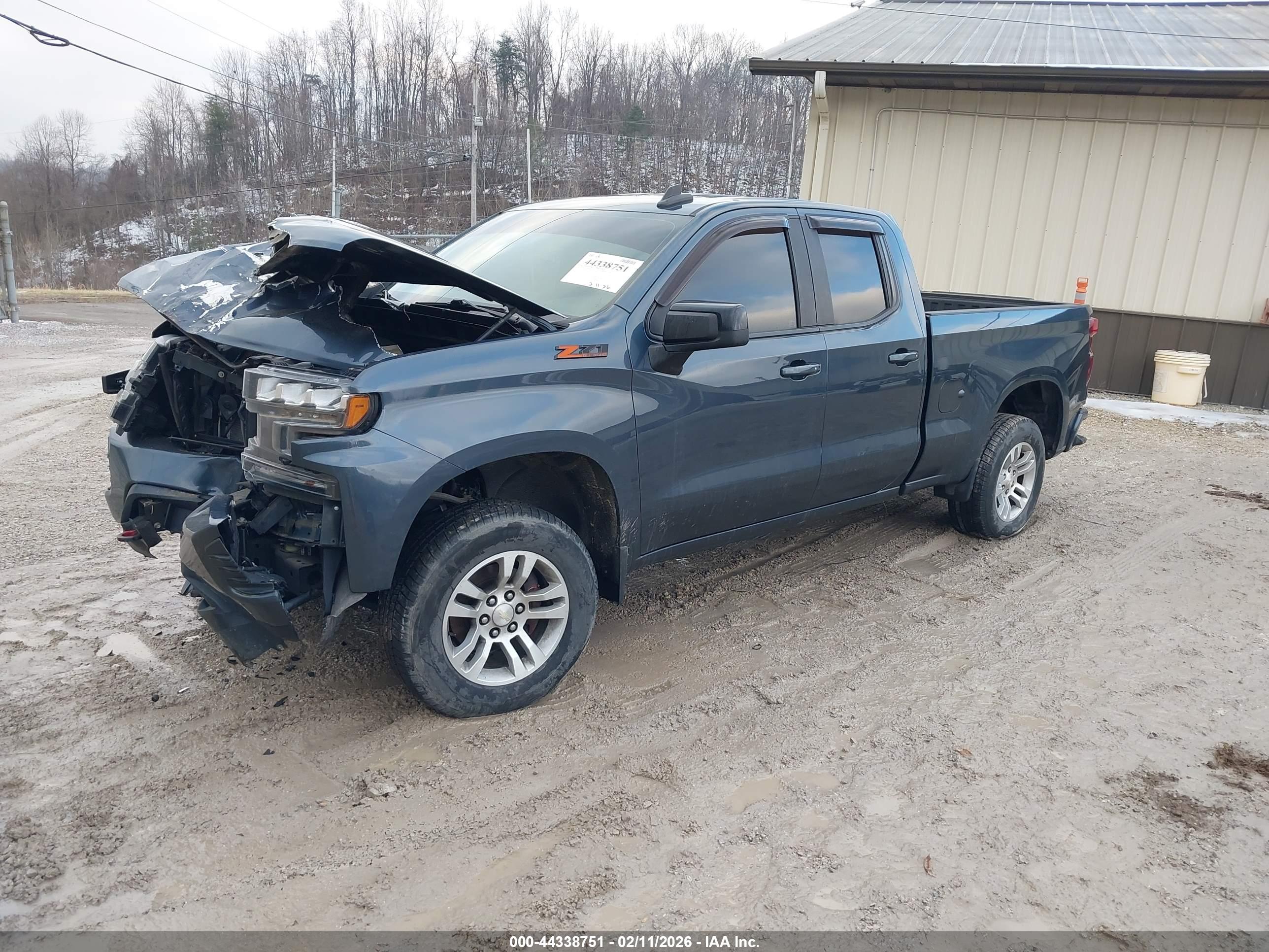 CHEVROLET SILVERADO image 2
