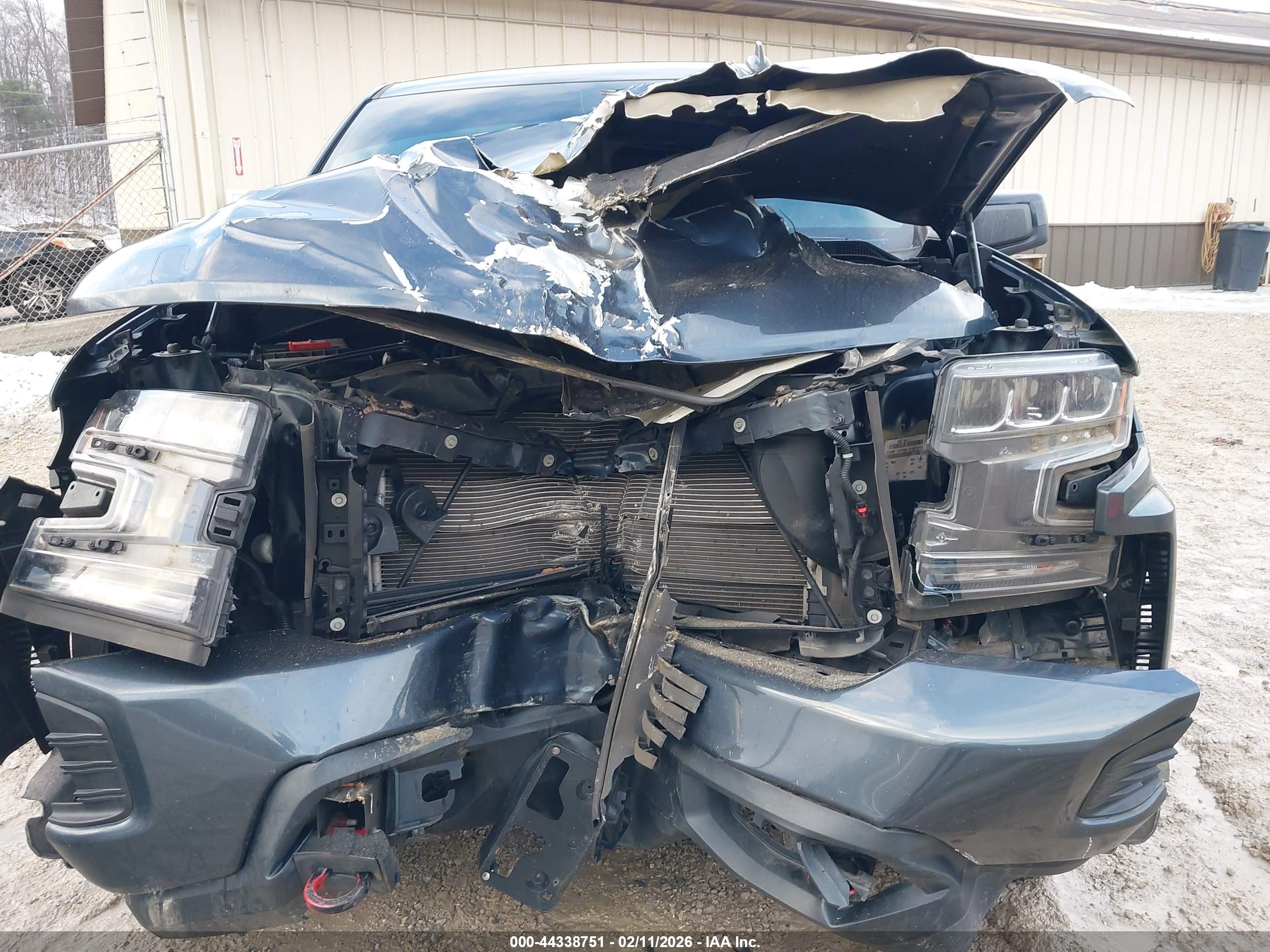 CHEVROLET SILVERADO image 6