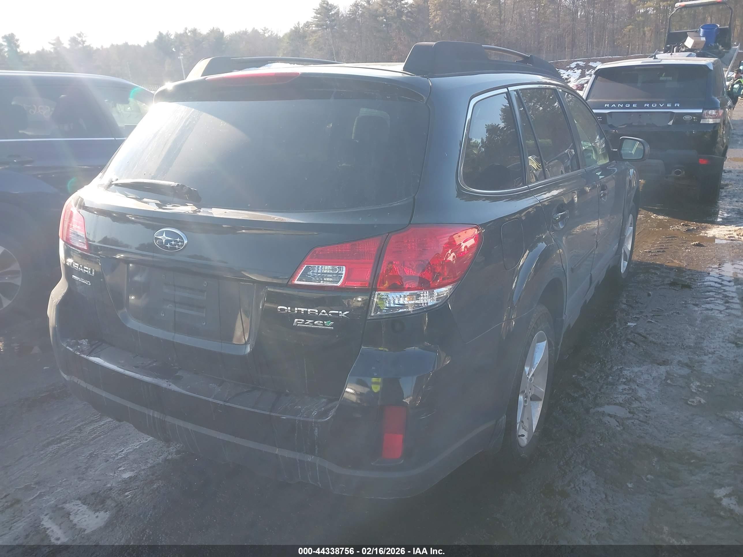 SUBARU OUTBACK image 4